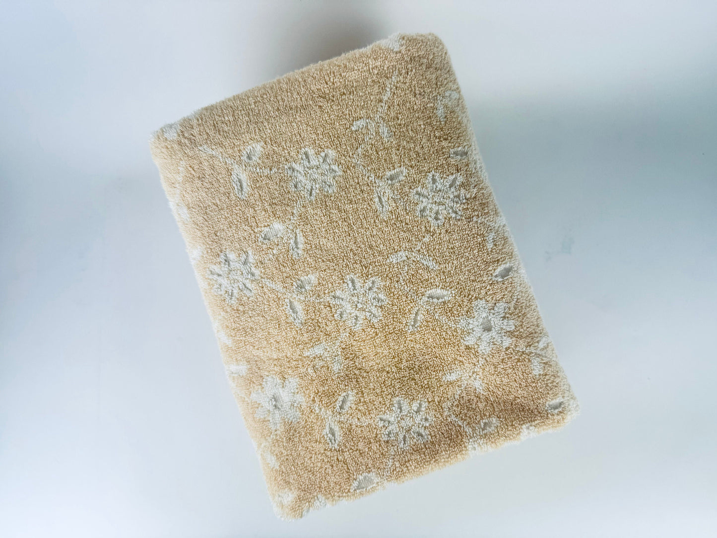 Product image for 'vintage royal family cannon rectangular beige white floral fringe bath towel made in usa cotton polyester blend sold separately' (view 33f89e)