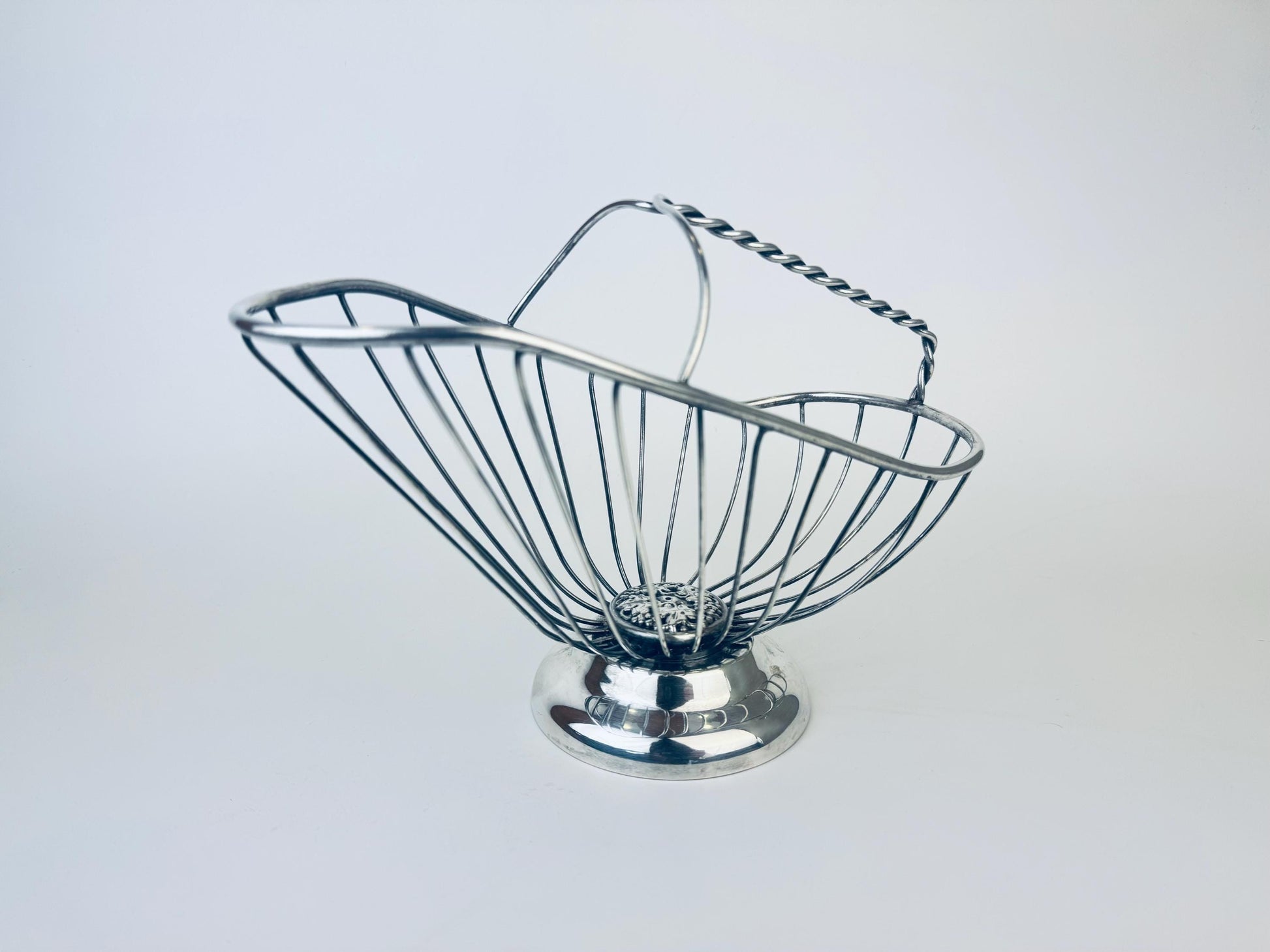 Product image for 'vintage ornate silverplated wine bottle basket caddy grape leaf motif made in italy' (view 32b07c)