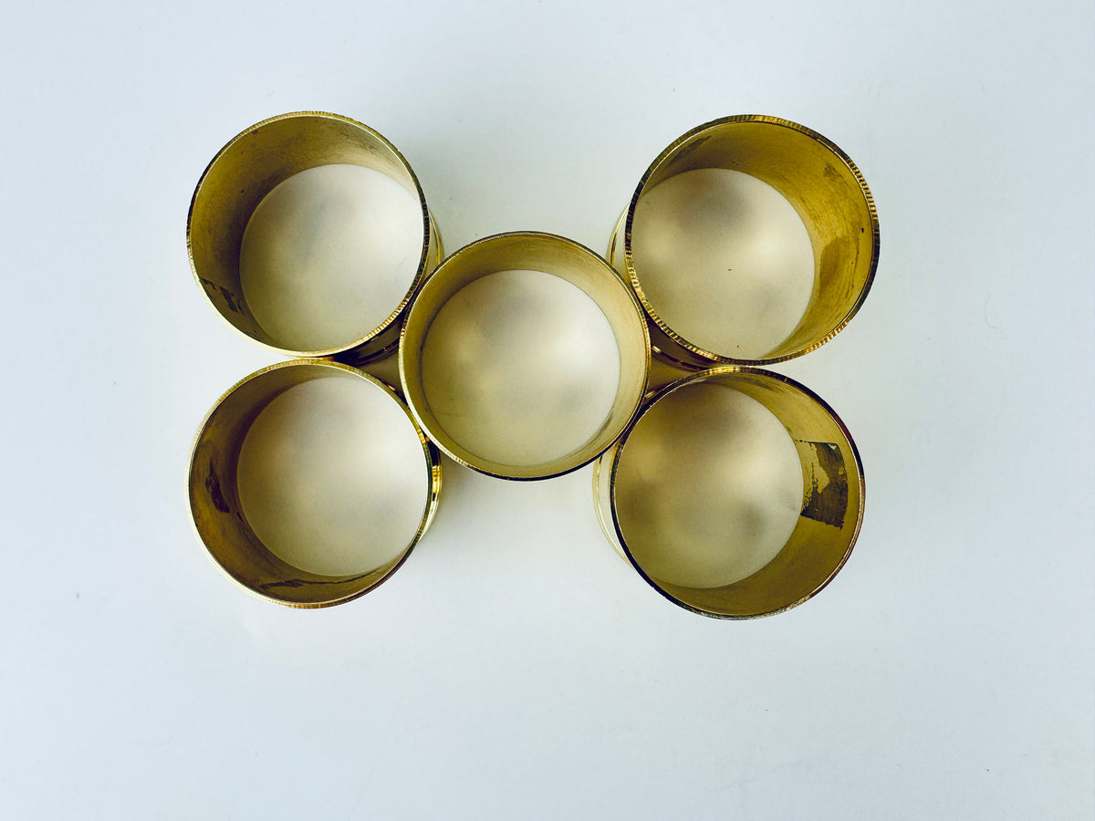 Product image for 'vintage round brass napkin ring holders set of five 5 attractive aged metal patina' (view c6f14e)