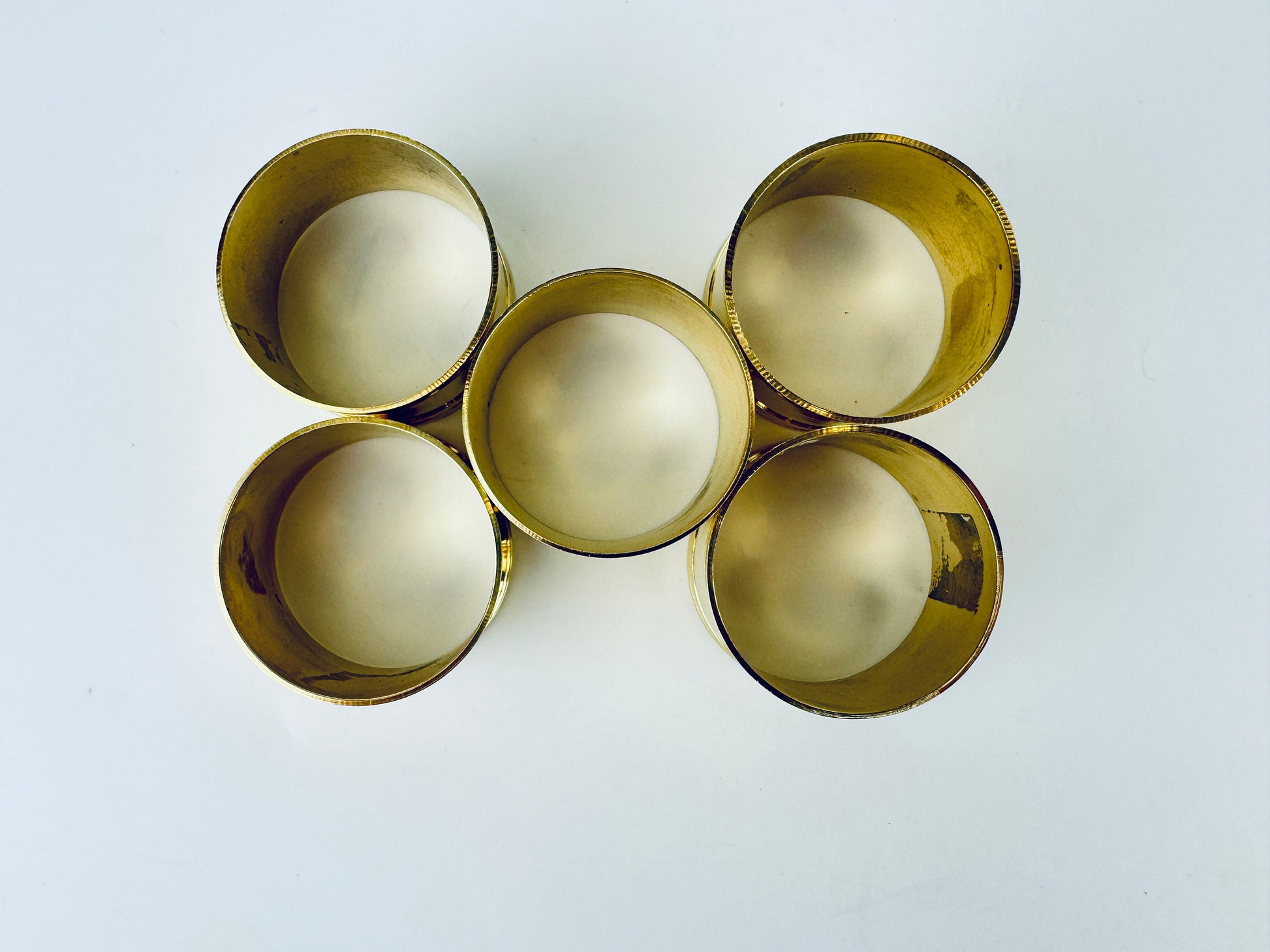 Product image for 'vintage round brass napkin ring holders set of five 5 attractive aged metal patina' (view c6f14e)