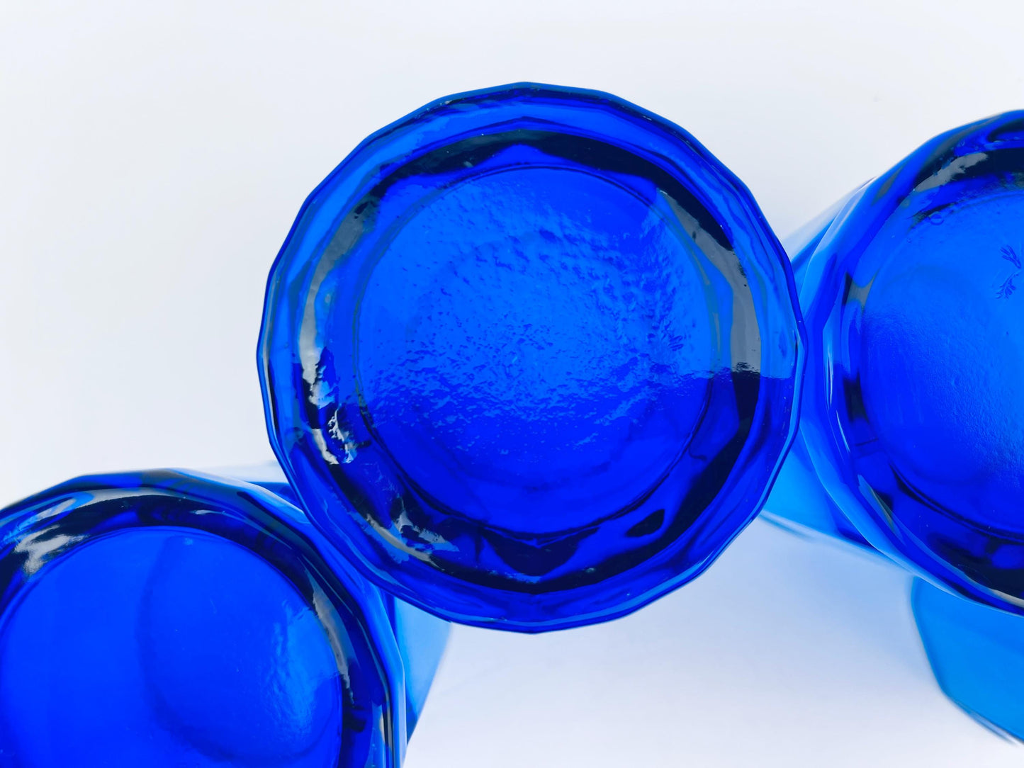 Product image for 'vintage cobalt blue drinking glasses set of four 4 decagonal geometric design' (view d4a145)