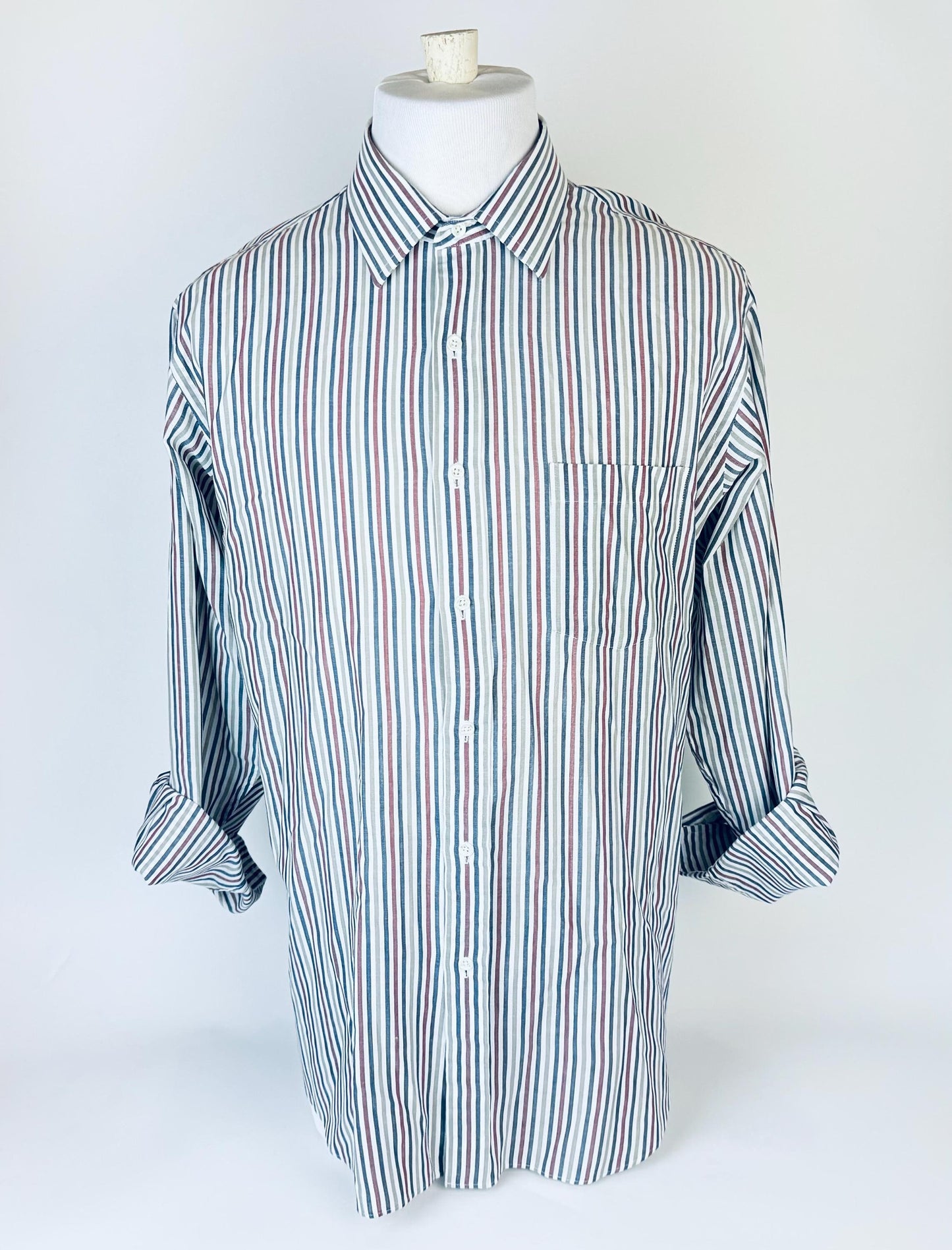 Product image for 'vintage woodwards classic light weight striped long sleeve white button down shirt size medium 17 33' (view 629841)