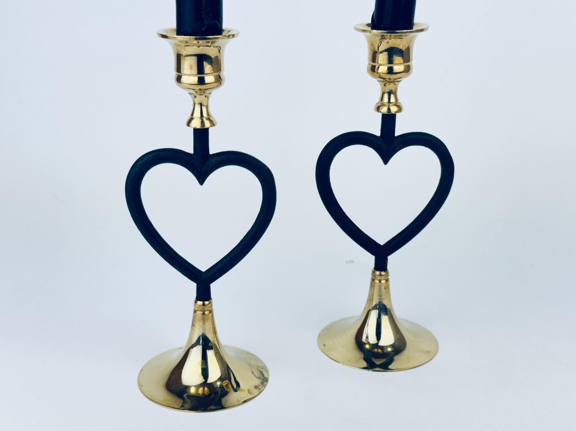 Product image for 'vintage brass heart candlestick holders romantic mid century pair' (view 9bf4b0)