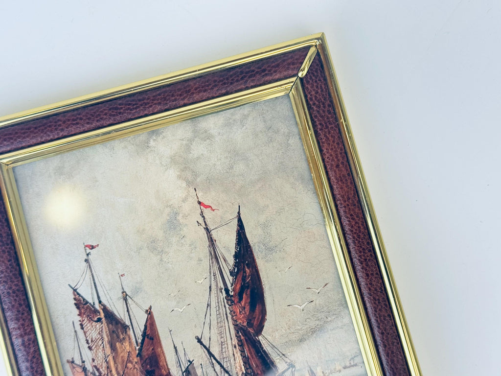 Product image for 'vintage faux brown leather gold brass tabletop picture frame 5 x 7' (view c7385b)
