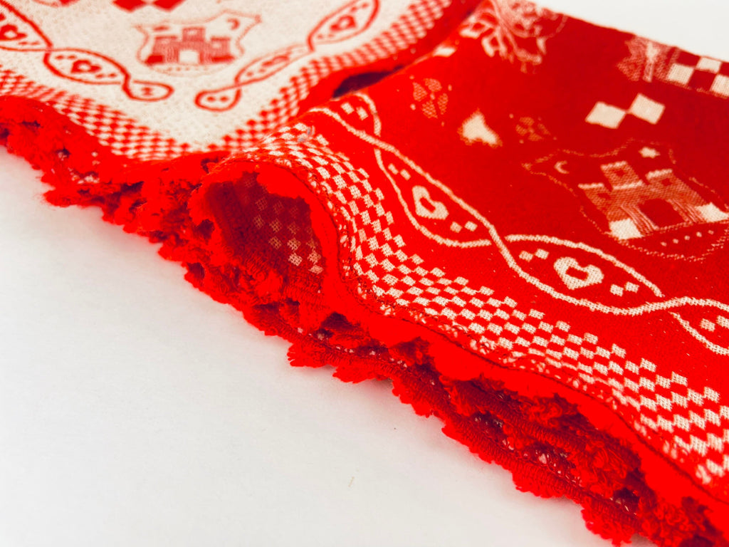 Product image for 'vintage red white austrian folk pattern fabric napkins set of four 4' (view 98d735)