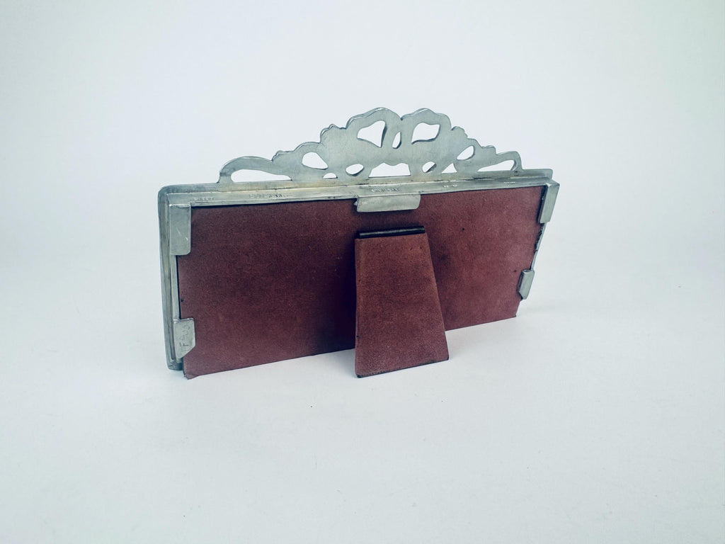 Product image for 'vintage pewter silver floral bow tabletop trio picture frame made in canada' (view e10091)