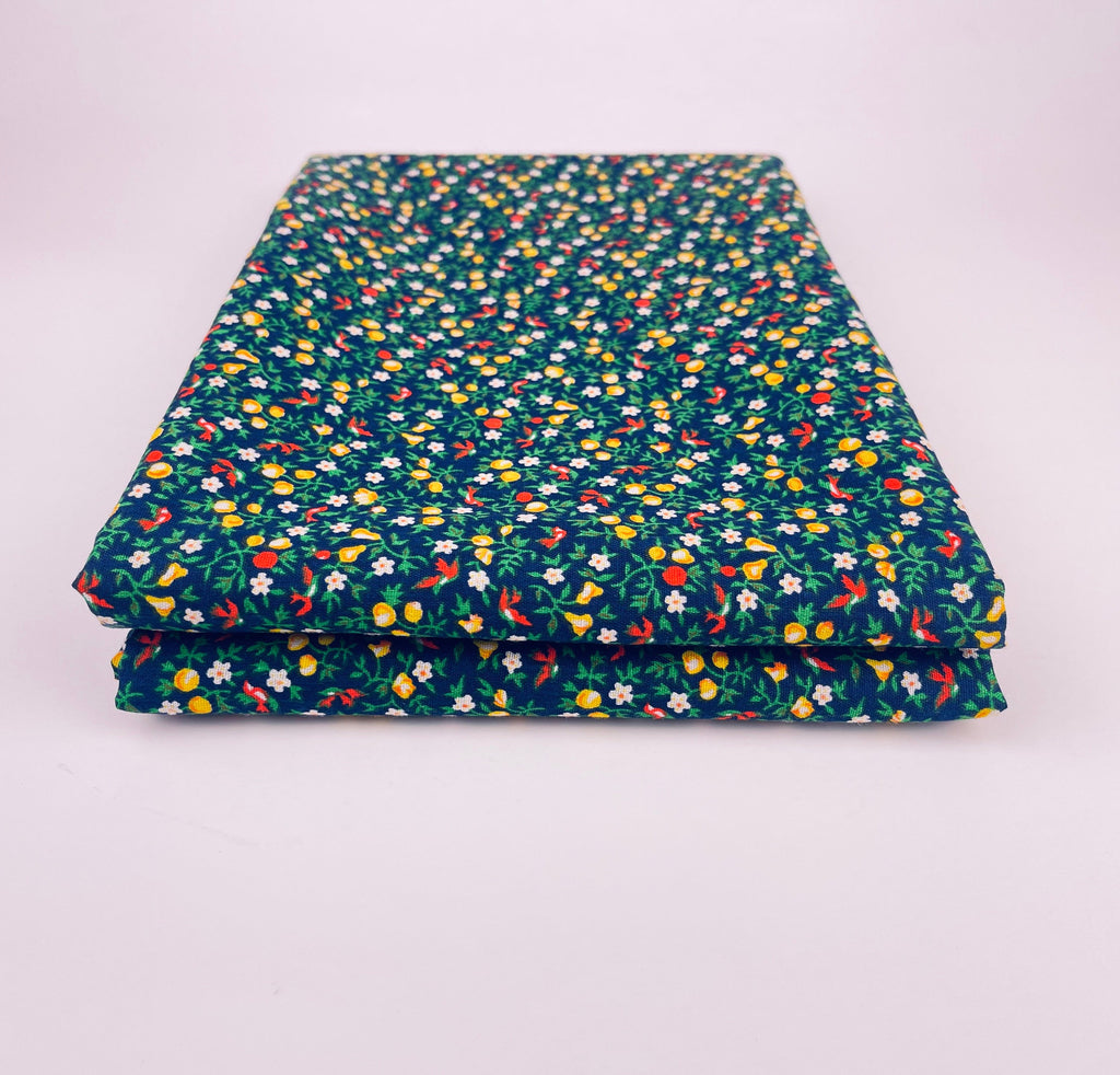 Product image for 'vintage blue green floral fruit polyester fabric 44 75 x 80' (view 178ab6)