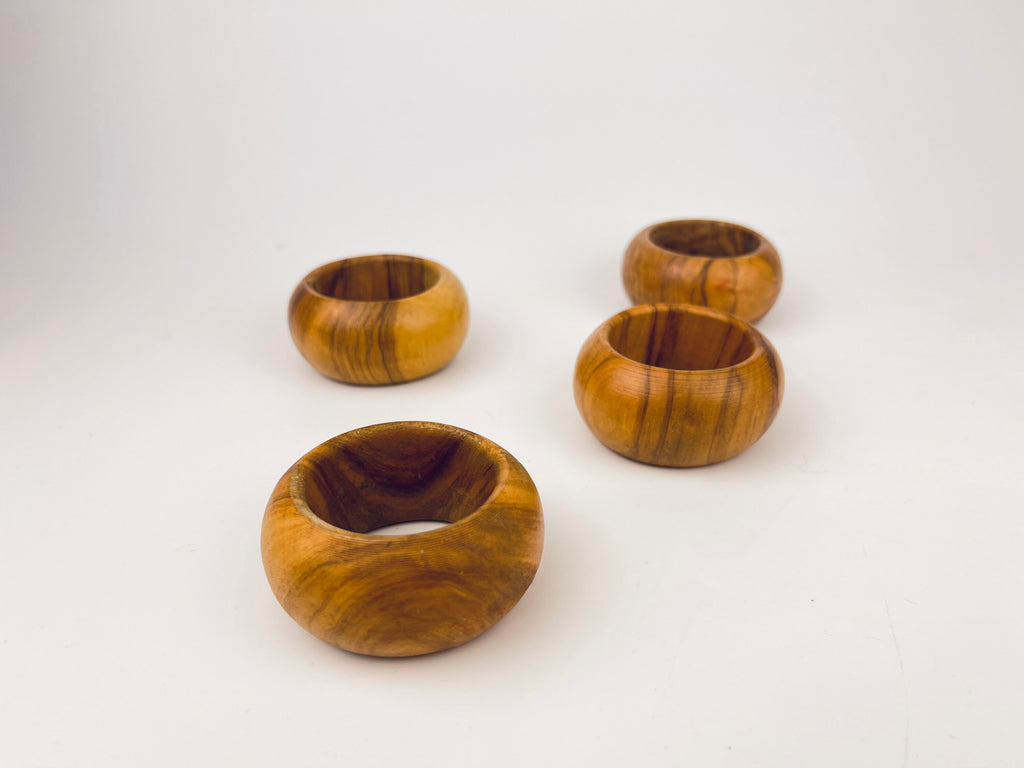 Product image for 'vintage 1970s round wooden napkin rings set of 4' (view 7e0e52)