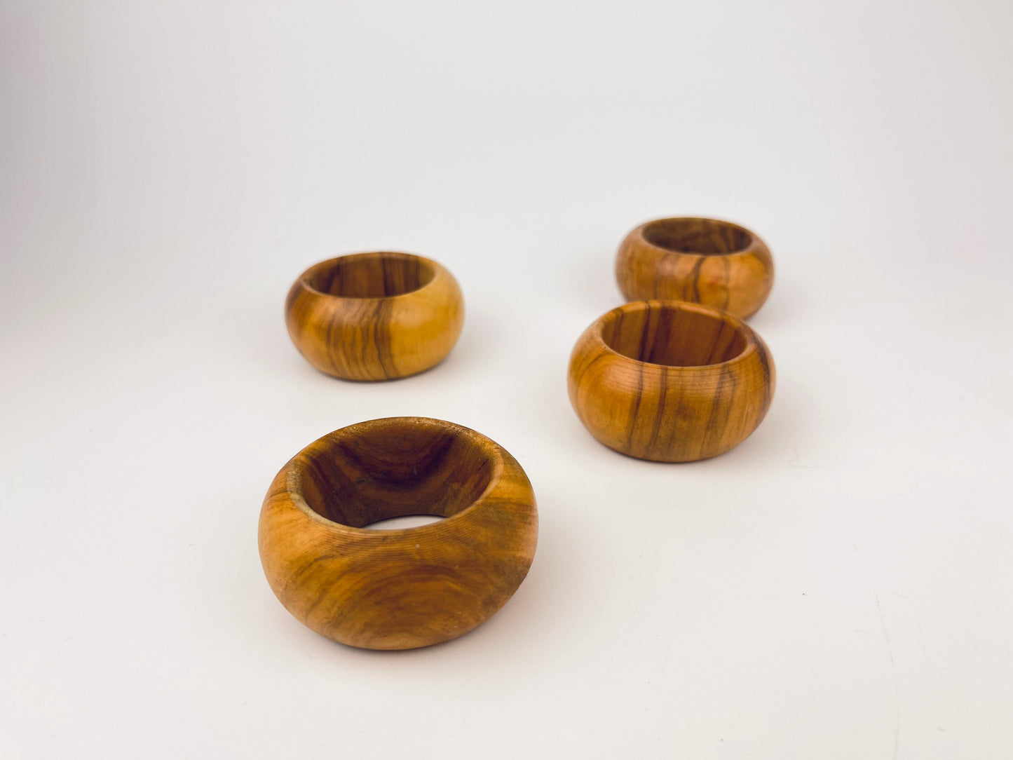 Product image for 'vintage 1970s round wooden napkin rings set of 4' (view 7e0e52)