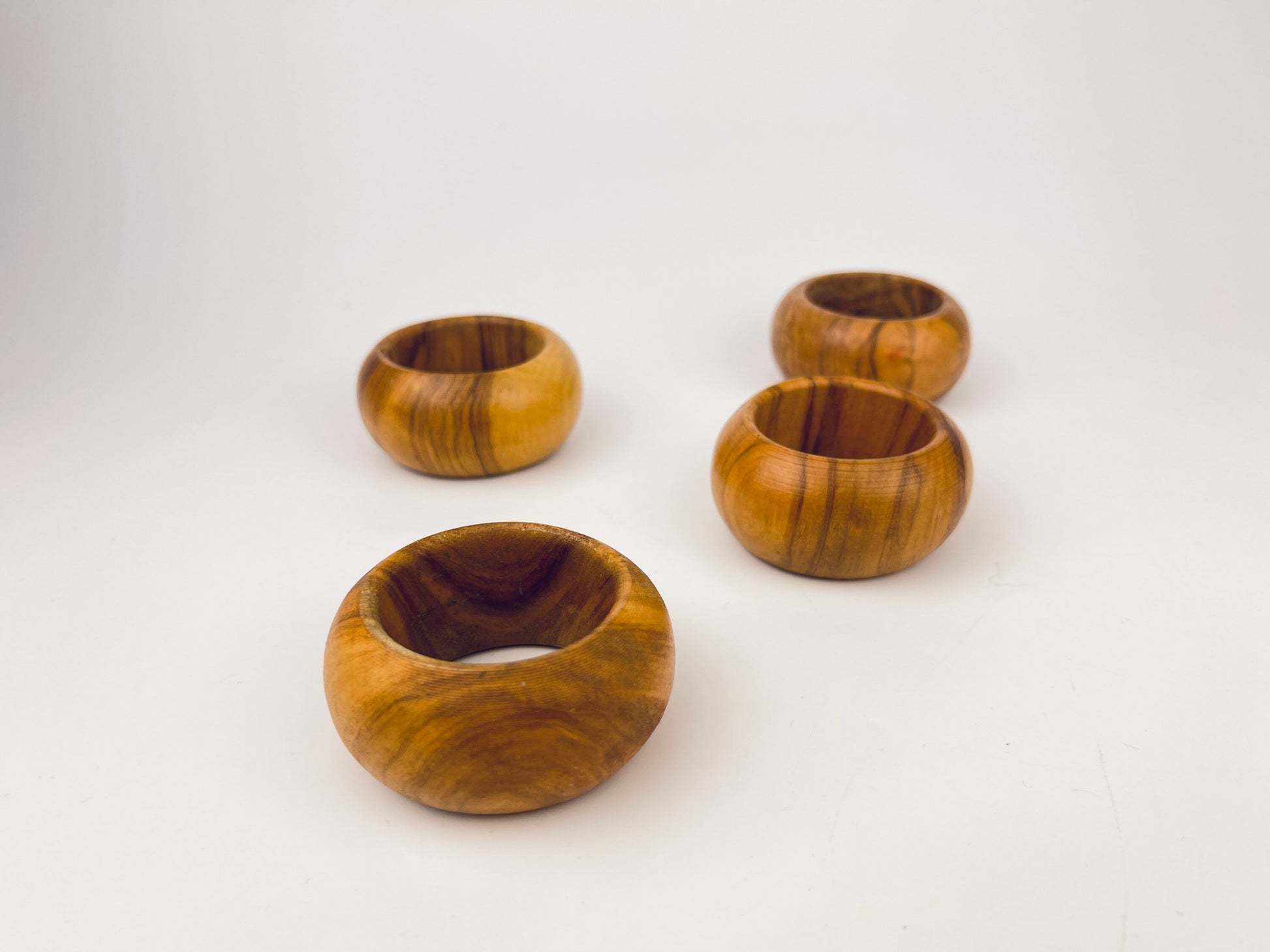 Product image for 'vintage 1970s round wooden napkin rings set of 4' (view 7e0e52)