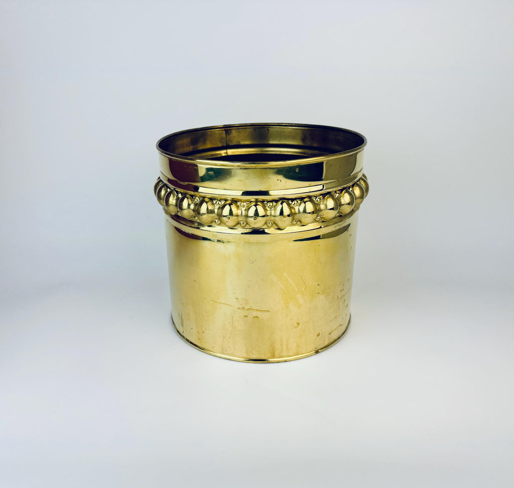Product image for 'vintage 8 brass circular indoor planter hobnail rim attractive aged patina made in england' (view 764f8c)