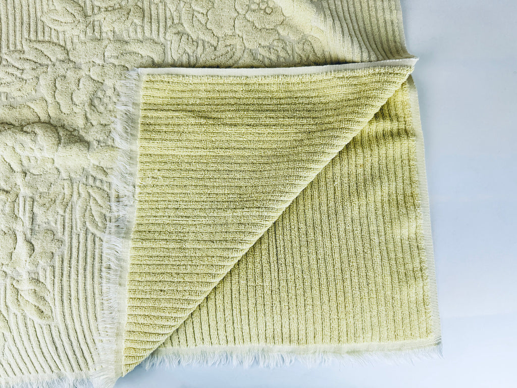 Product image for 'vintage pale yellow rose floral fringe bath shower towel cannon gold label made in usa' (view bbae5e)