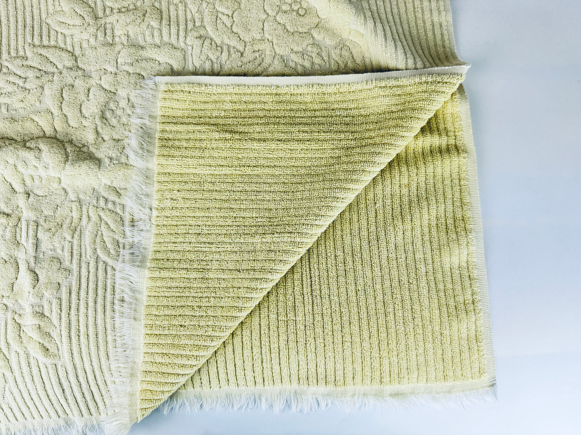 Product image for 'vintage pale yellow rose floral fringe bath shower towel cannon gold label made in usa' (view bbae5e)