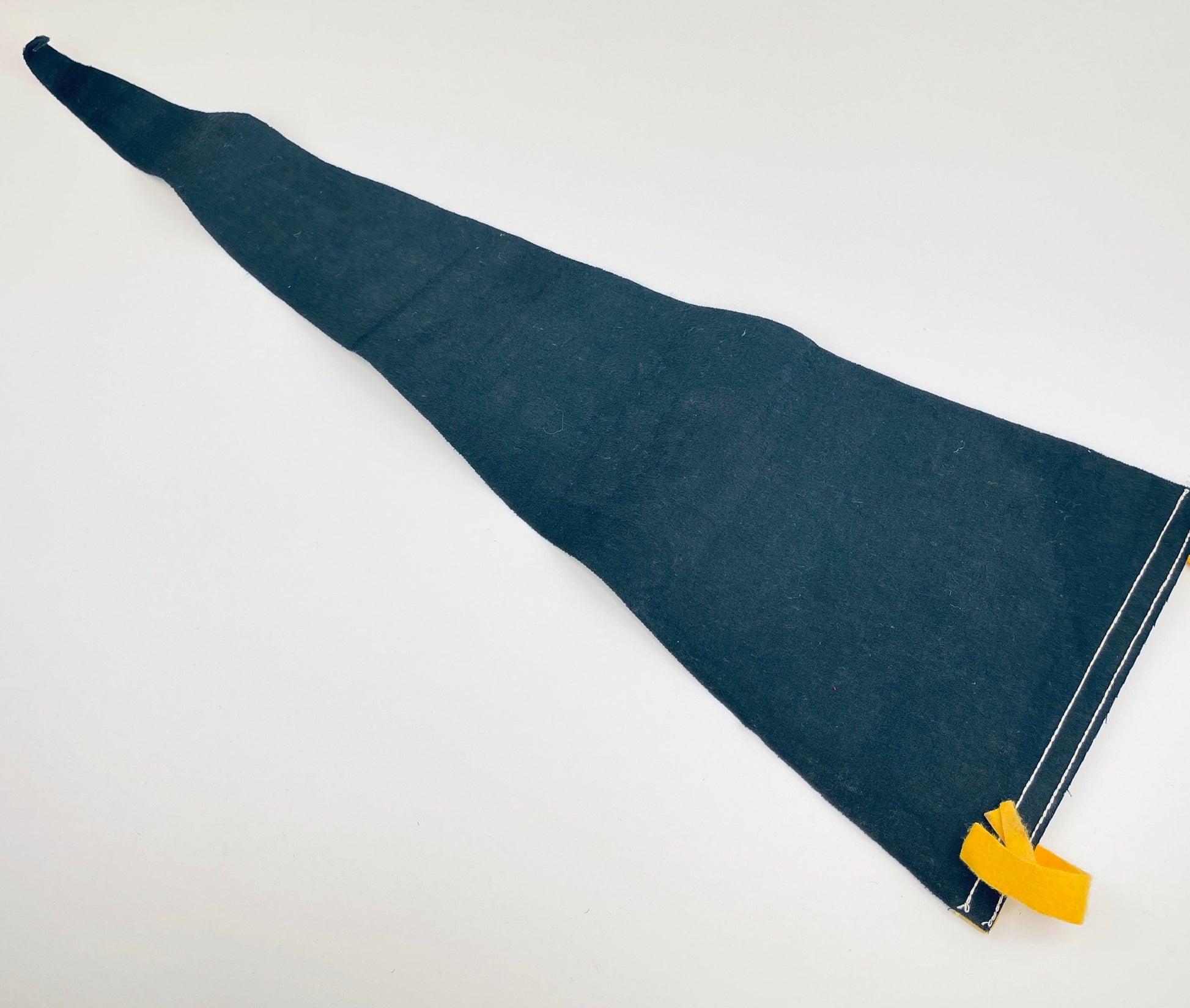 Product image for 'vintage knotts berry farm tapered pennant wall hanging' (view 72c32c)