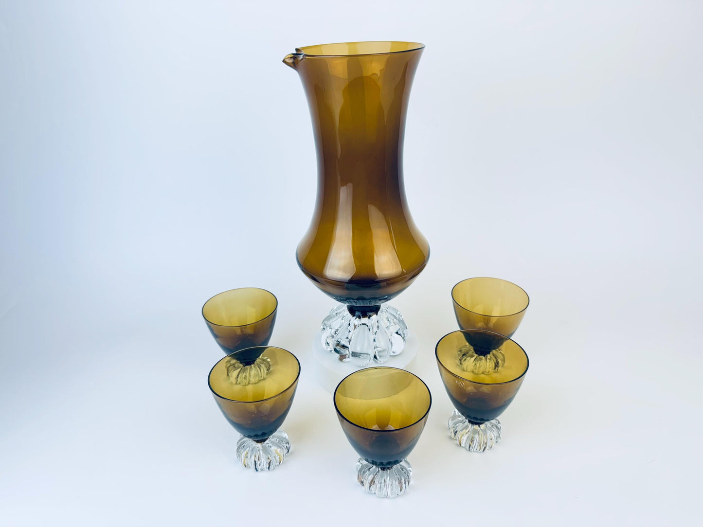 Product image for 'vintage asada bo bergstrom cocktail glass barware set pitcher glasses made in sweden barware gift blown swedish art glass' (view 3311f4)