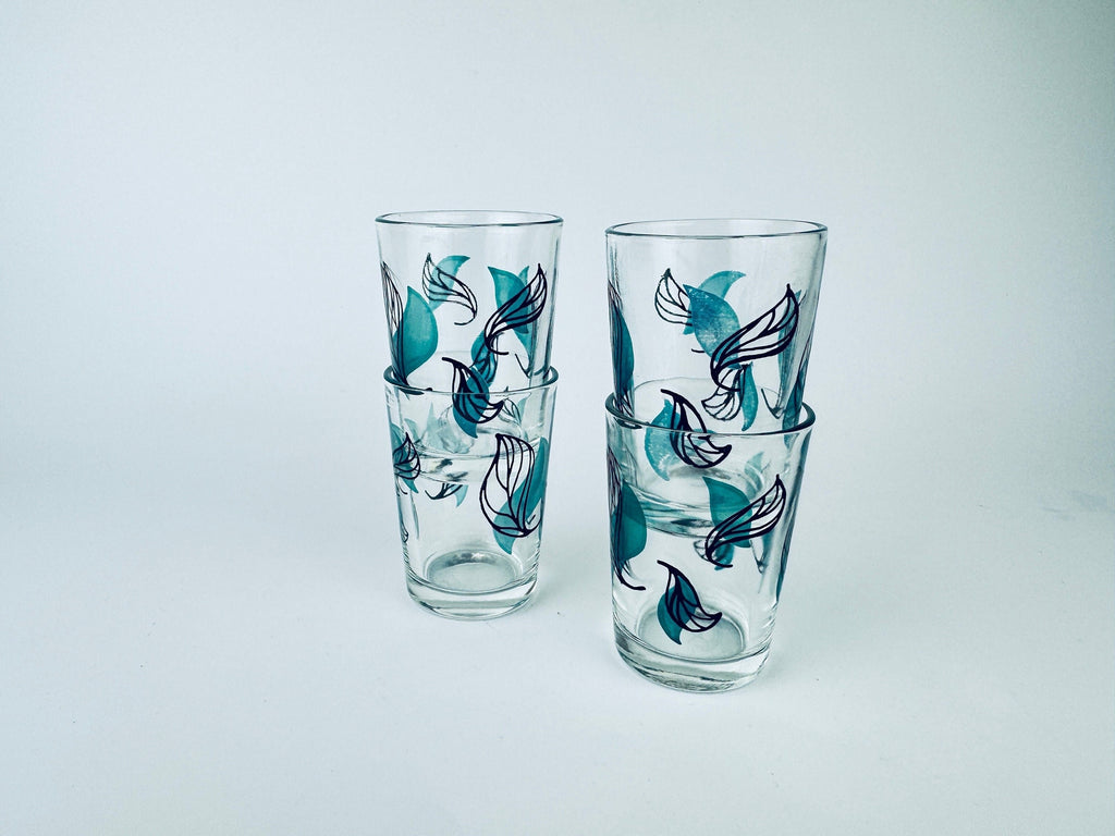Product image for 'vintage mcm green black foliage leaf shot glasses set of four 4 england made' (view 8da81f)