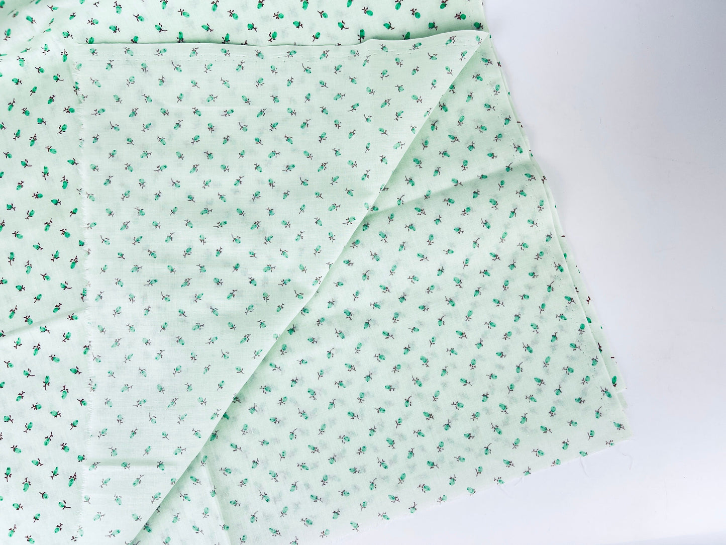 Product image for 'vintage mint green floral fabric material 42 x 44' (view e86591)