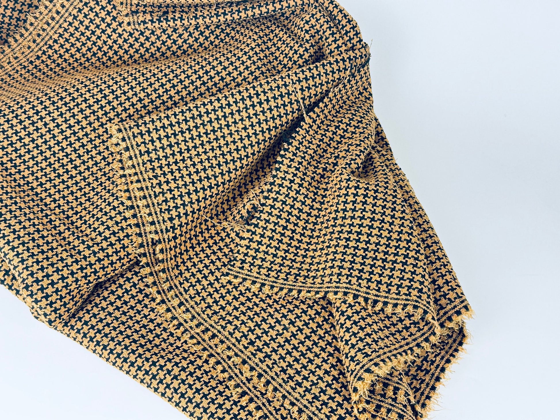 Product image for 'vintage brown black houndstooth thick woven jacquard polyester fabric 58 x 132' (view d81818)
