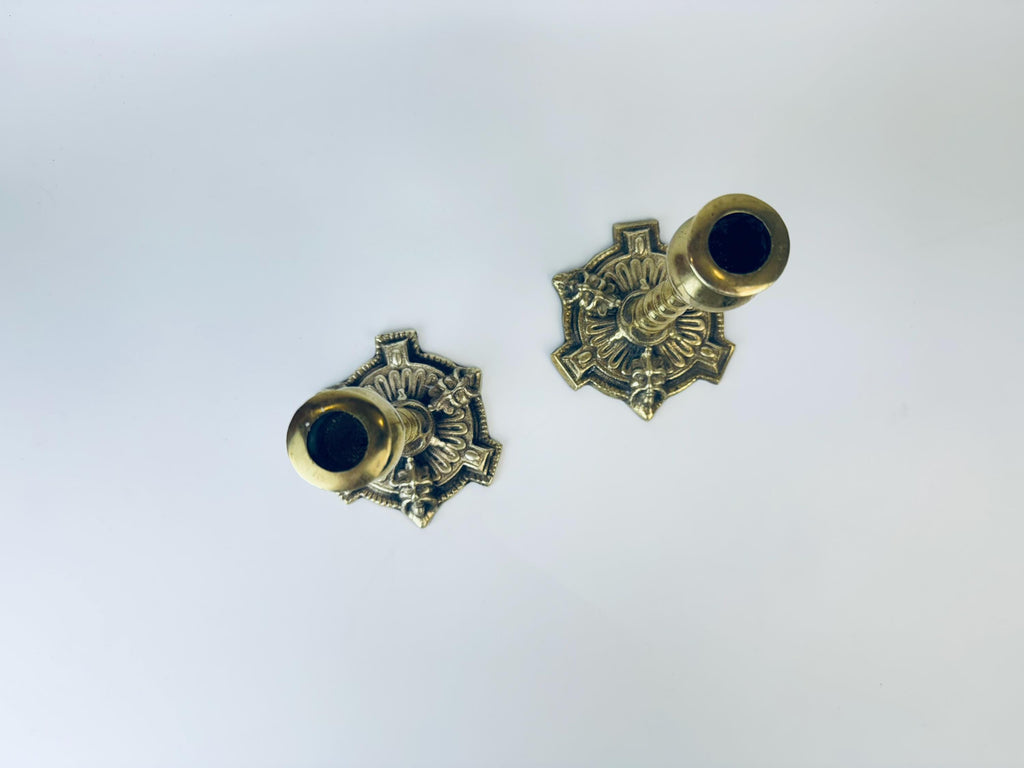 Product image for 'antique vintage english green man face solid brass candlestick holders set of two 2 made in england victorian era' (view 463f4d)