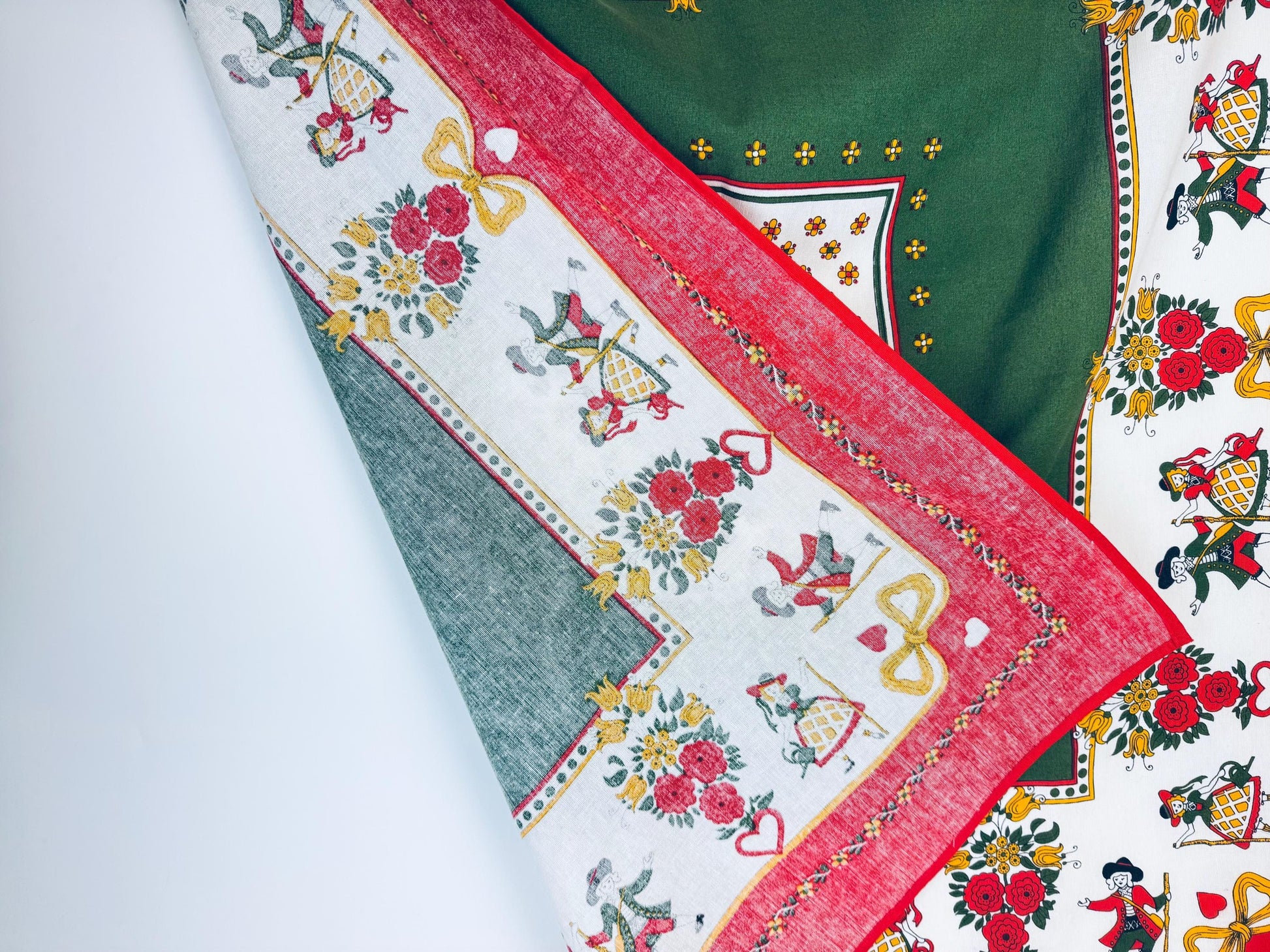 Product image for 'vintage folk art floral print edge square table cloth 40 x 40' (view 9512a3)