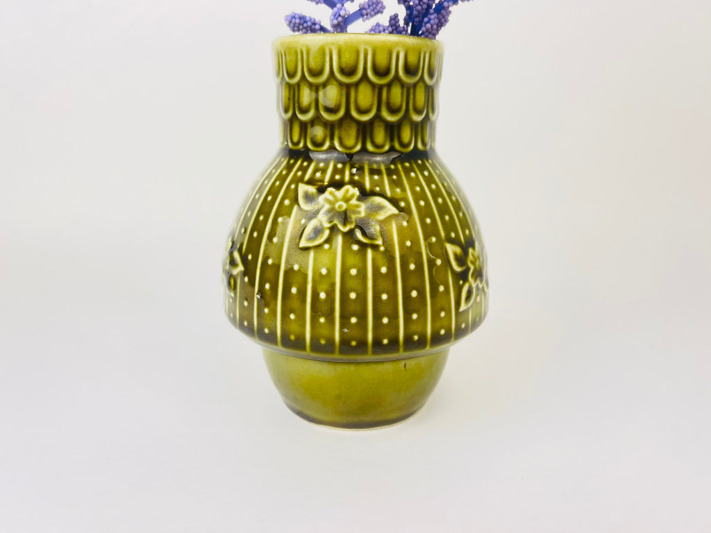 Product image for 'vintage japanese green glazed bud vase floral scalloped relief design' (view 75b654)