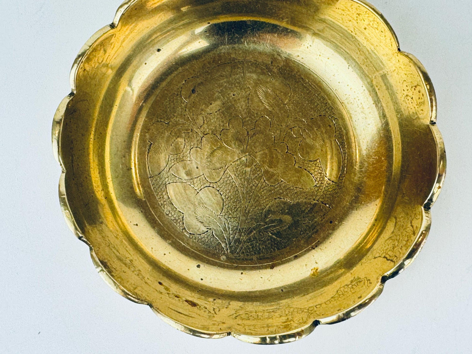 Product image for 'vintage 1970s solid brass scalloped floral trinket dish gold catch all jewelry bowl' (view 50ed78)