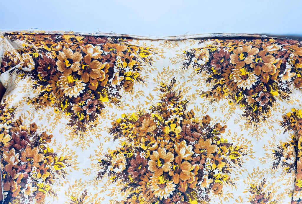 Product image for 'vintage grandmas couch large print floral beige brown fabric material 43 x 150' (view 73e137)