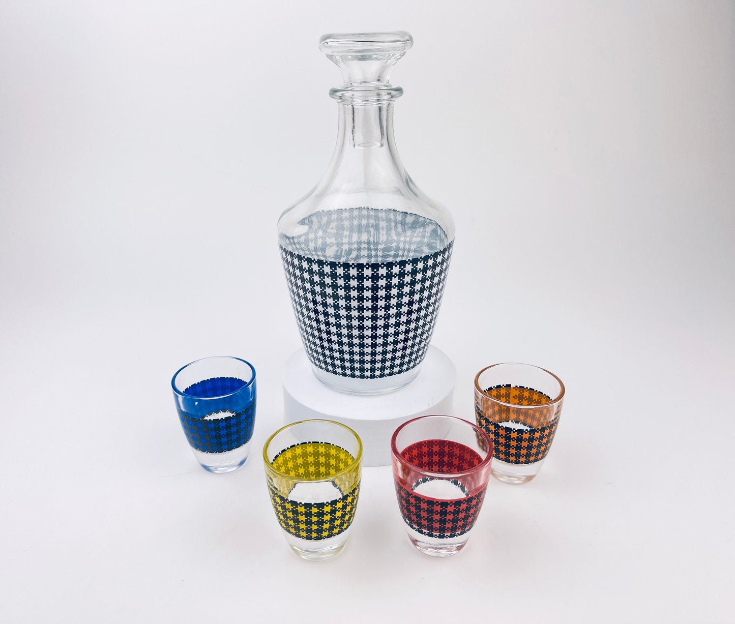 Product image for 'vintage houndstooth glass decanter shot glass barware set made in france' (view 75ed7f)