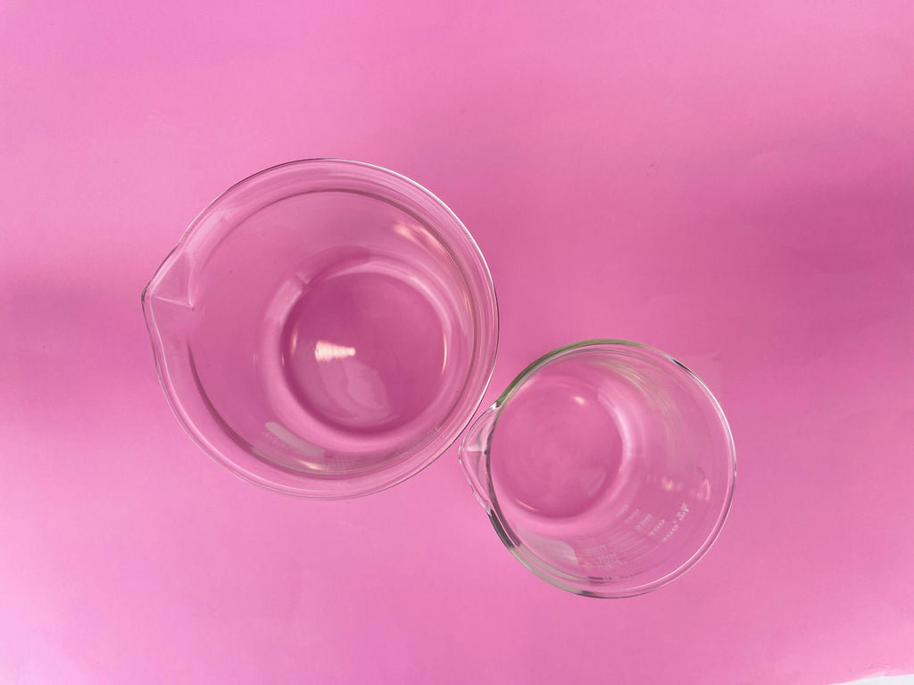 Product image for 'vintage pyrex glass beaker measuring cup no 1000 made in usa metric system 1000 ml 600 ml sold separately' (view 42ac2c)