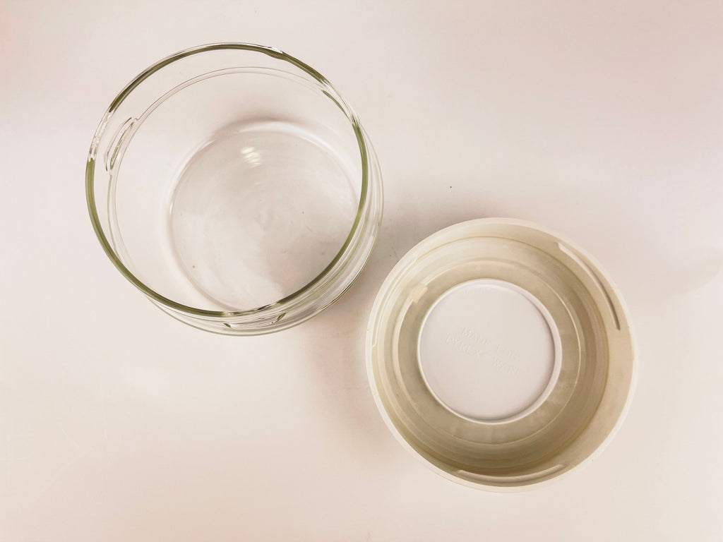 Product image for 'vintage air tight pyrex spice of life glass plastic jar container made in usa sold separately' (view eb5798)