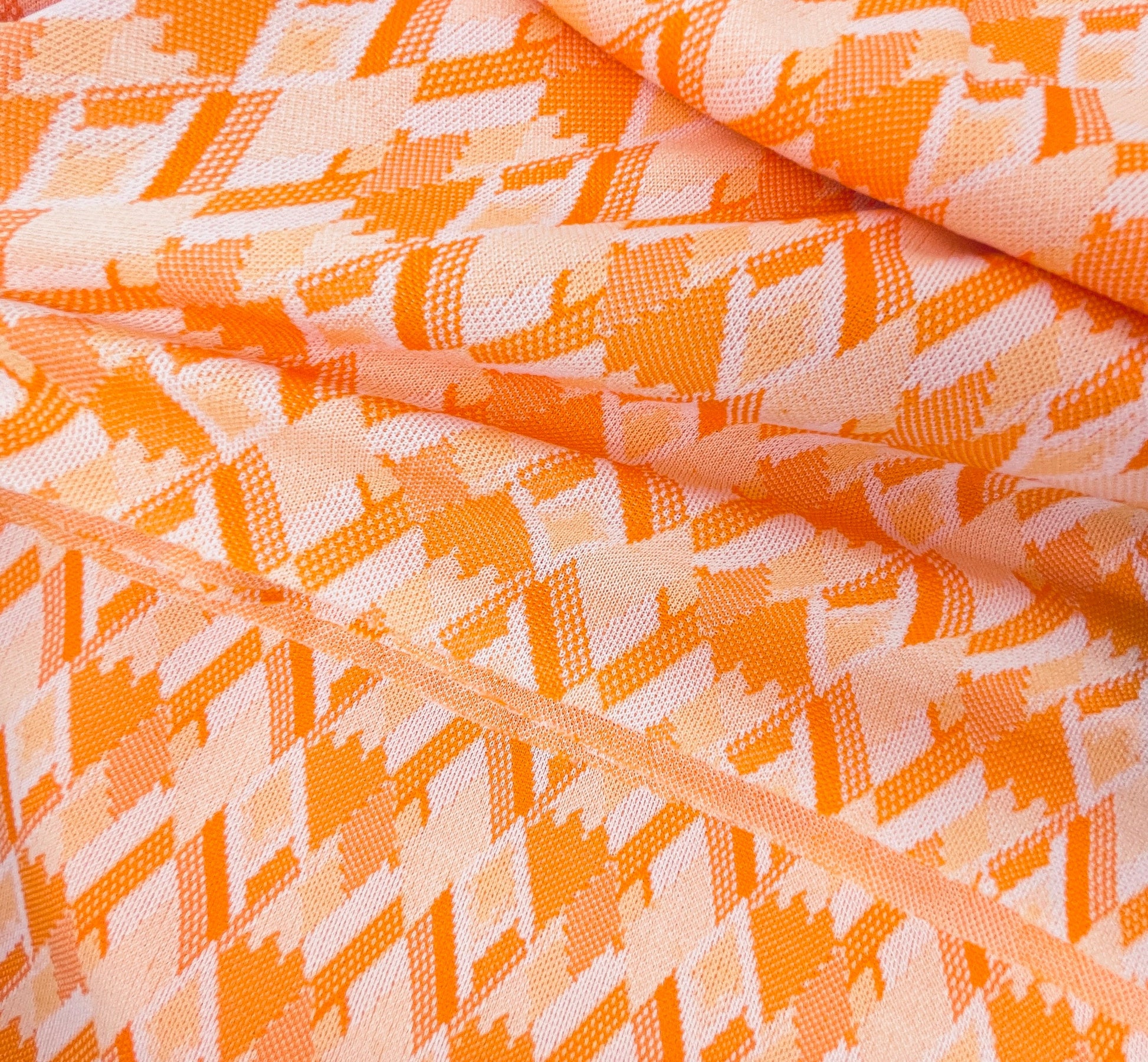 Product image for 'vintage orange white diamond polyester stretch fabric 45 x 62' (view 89fb15)