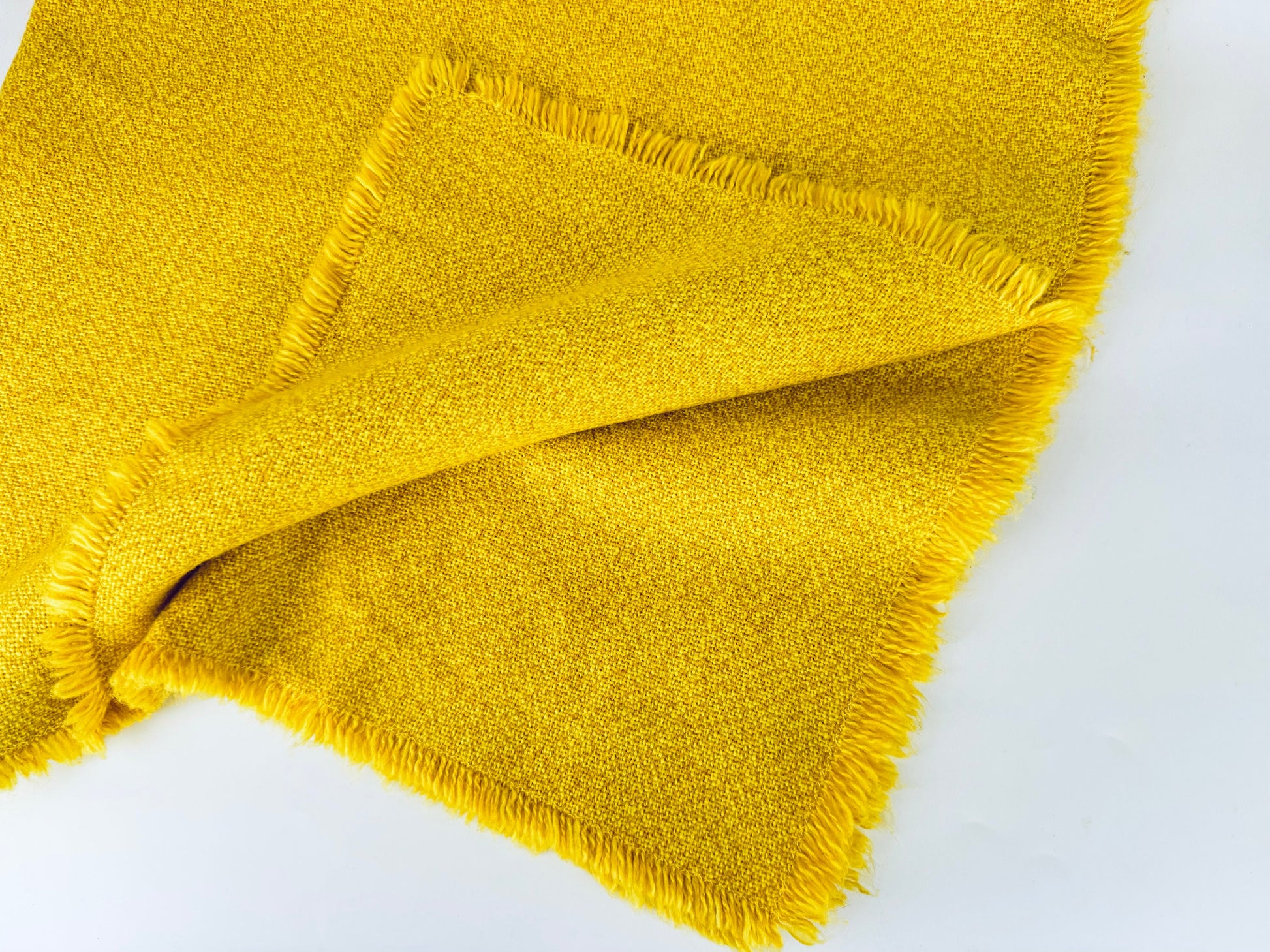 Product image for 'vintage yellow fringe square table cloth 38 x 38' (view 454216)