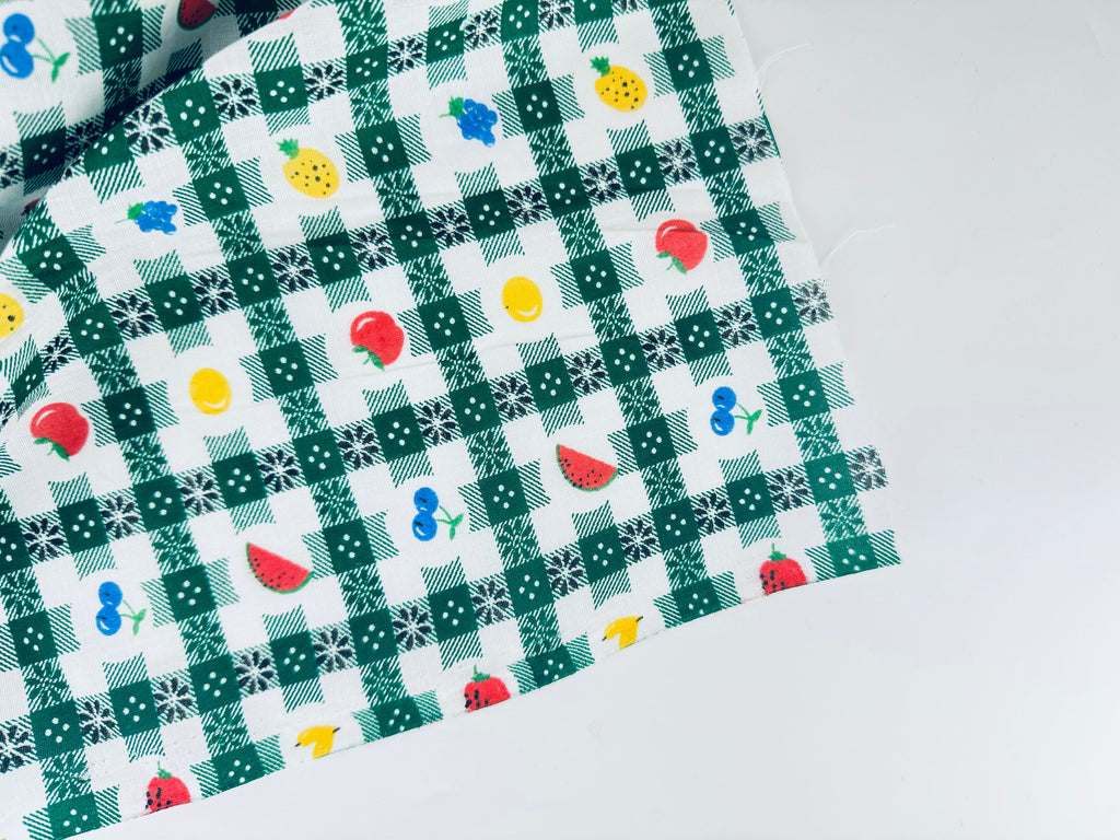 Product image for 'vintage green plaid fruit fabric 40 x 130' (view 44c79f)