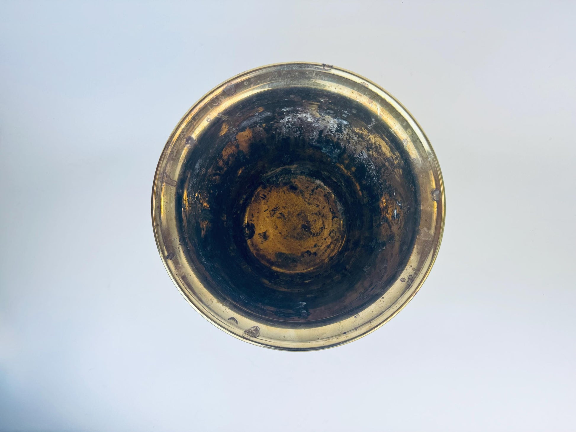 Product image for 'vintage ornate brass lion head ring pedestal planter umbrella holder attractive aged metal patina' (view 209ce6)