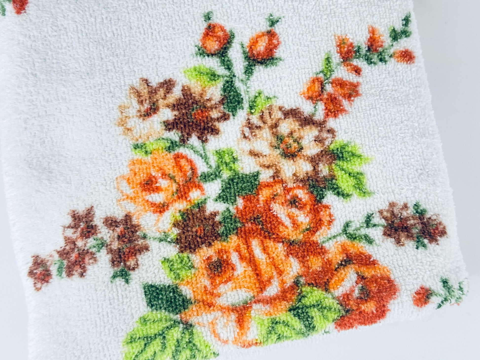 Product image for 'vintage orange floral fringe bath towel' (view 75040f)