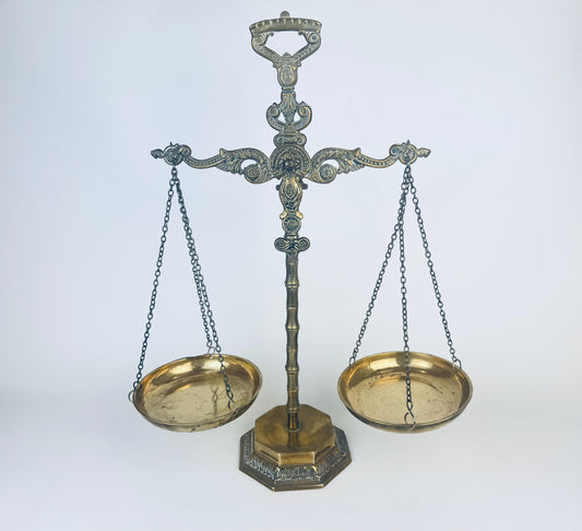 Product image for 'vintage ornate brass balance scale decorative justice scales law office decor' (view 6b55d3)