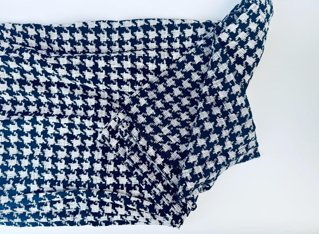 Product image for 'vintage black beige abstract sketch houndstooth polyester fabric 60 x 100' (view 317bc0)