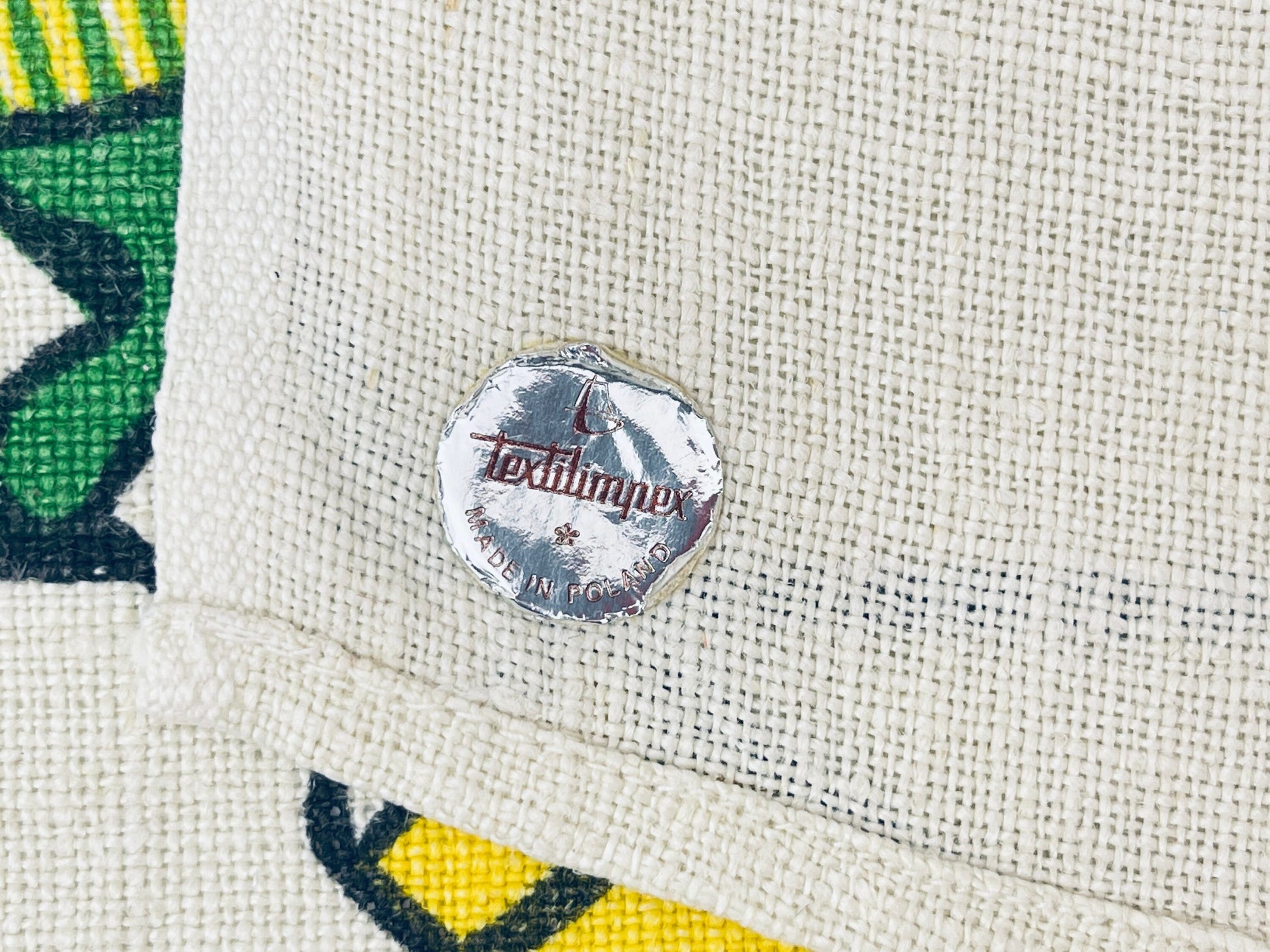 Product image for 'vintage 1970s curlers crying tea towel textilimpex poland humorous curling gift' (view 2eb0b6)