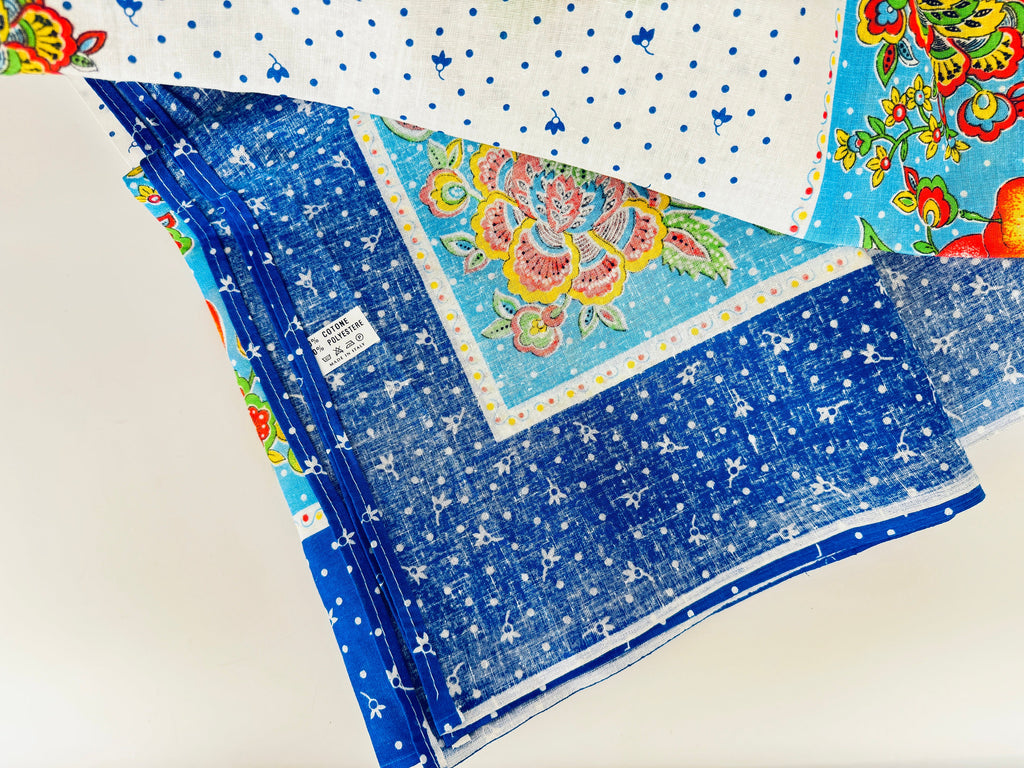 Product image for 'vintage blue white fruit floral summer rectangular tablecloth cotton polyester blend made in italy' (view 71a00f)