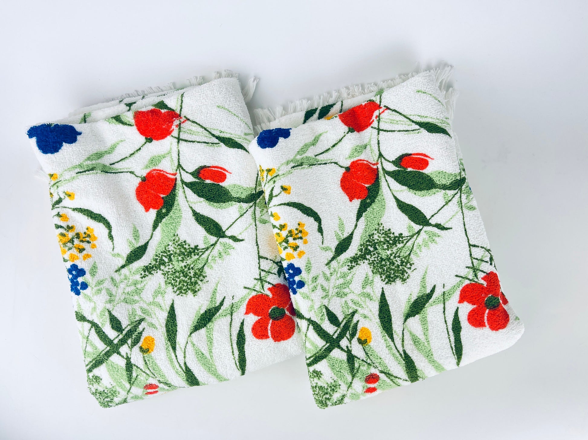 Product image for 'vintage floral print white bath towel made in canada by tex made new old stock nos sold separately' (view 37ff6f)
