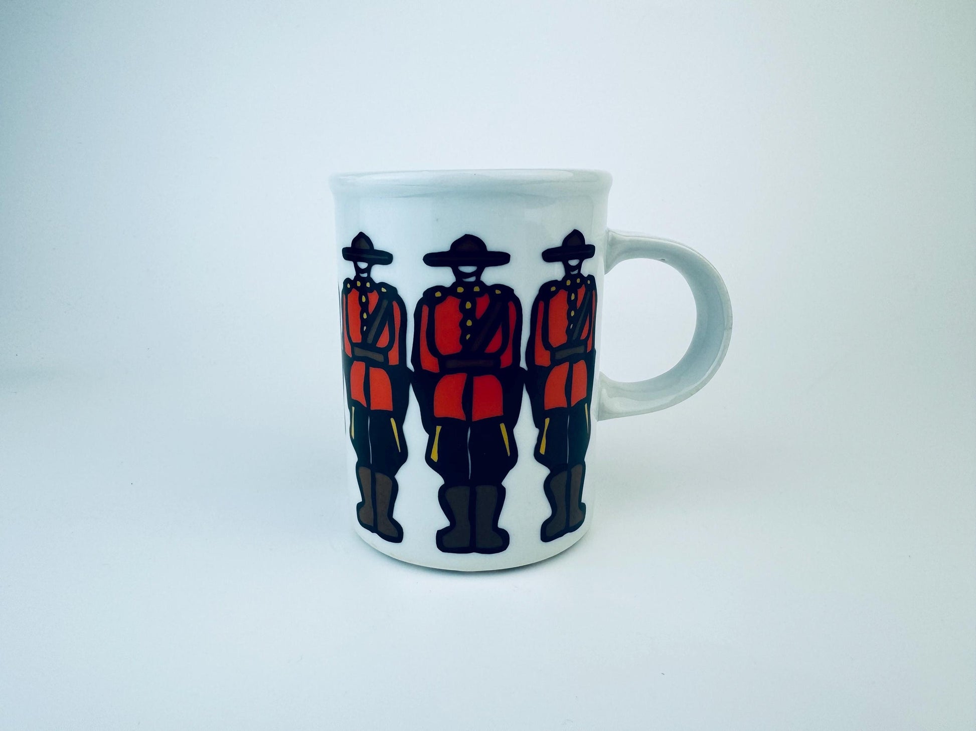 Product image for 'vintage royal canadian mounted police rcmp ceramic mug marc retro canada design' (view 218aa9)