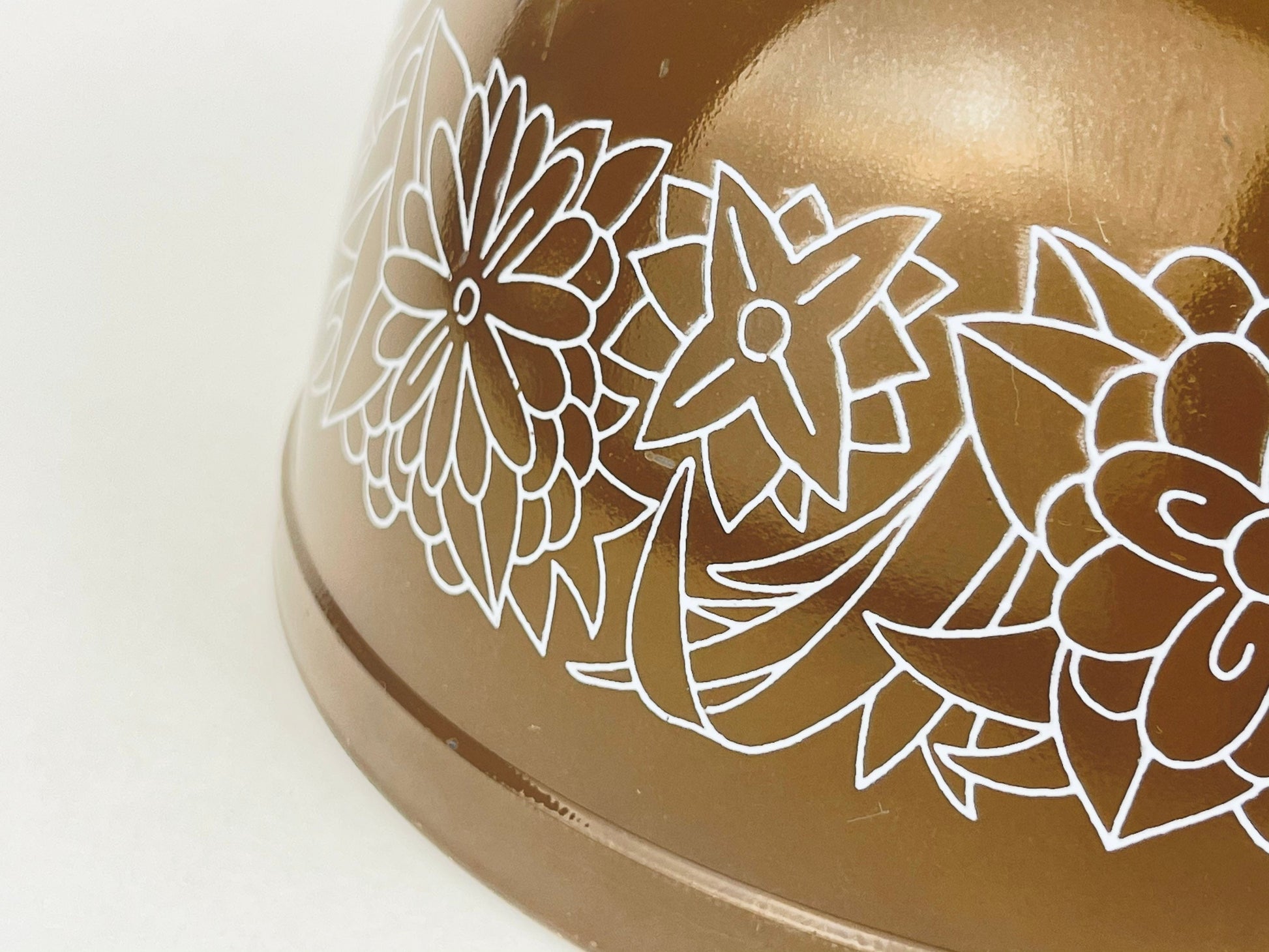 Product image for 'vintage woodland pyrex mixing bowl 403 2 1 2 l 2 1 2 qt' (view 6d820f)