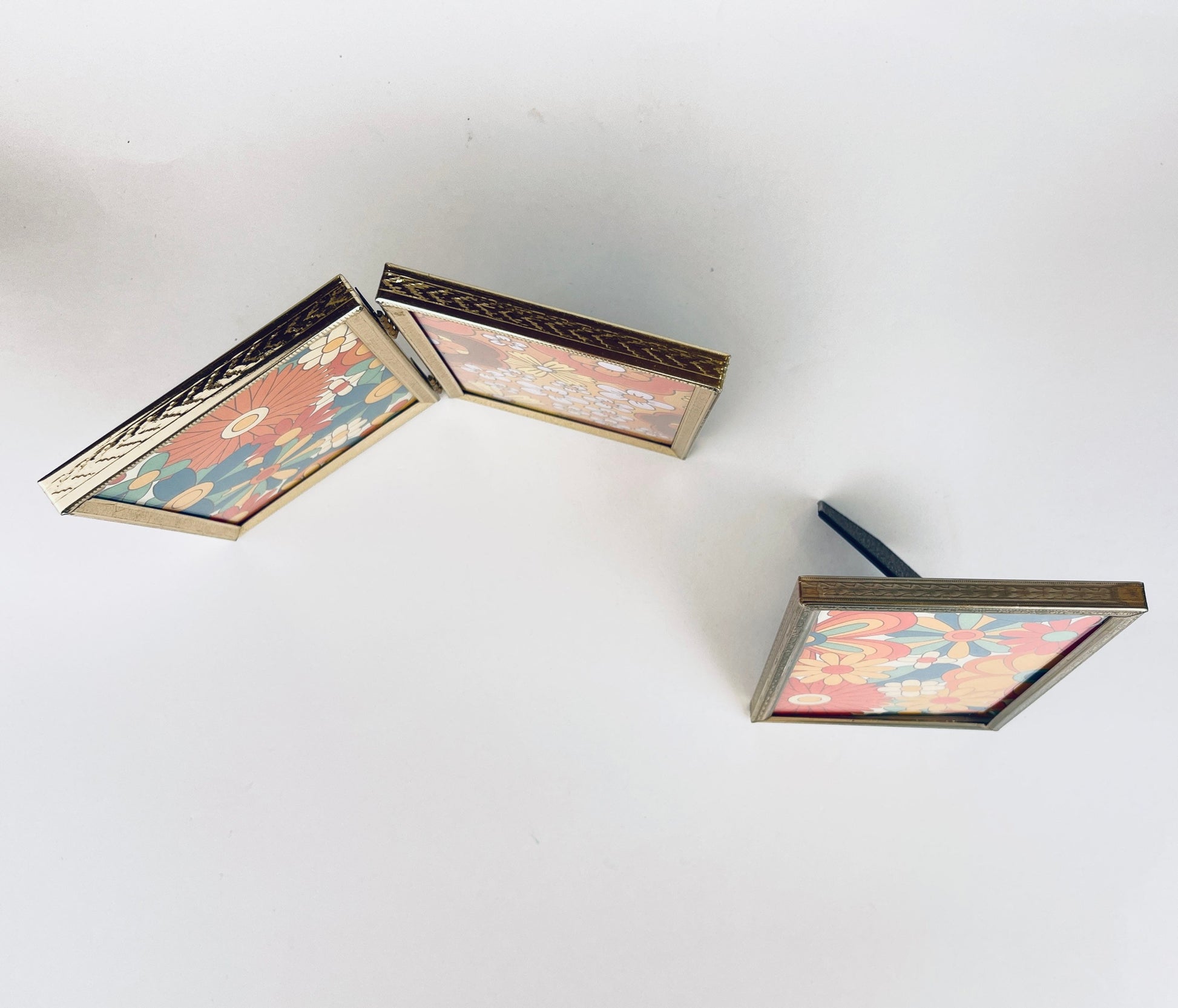 Product image for 'vintage gold tabletop picture frame books sold separately' (view b9197c)