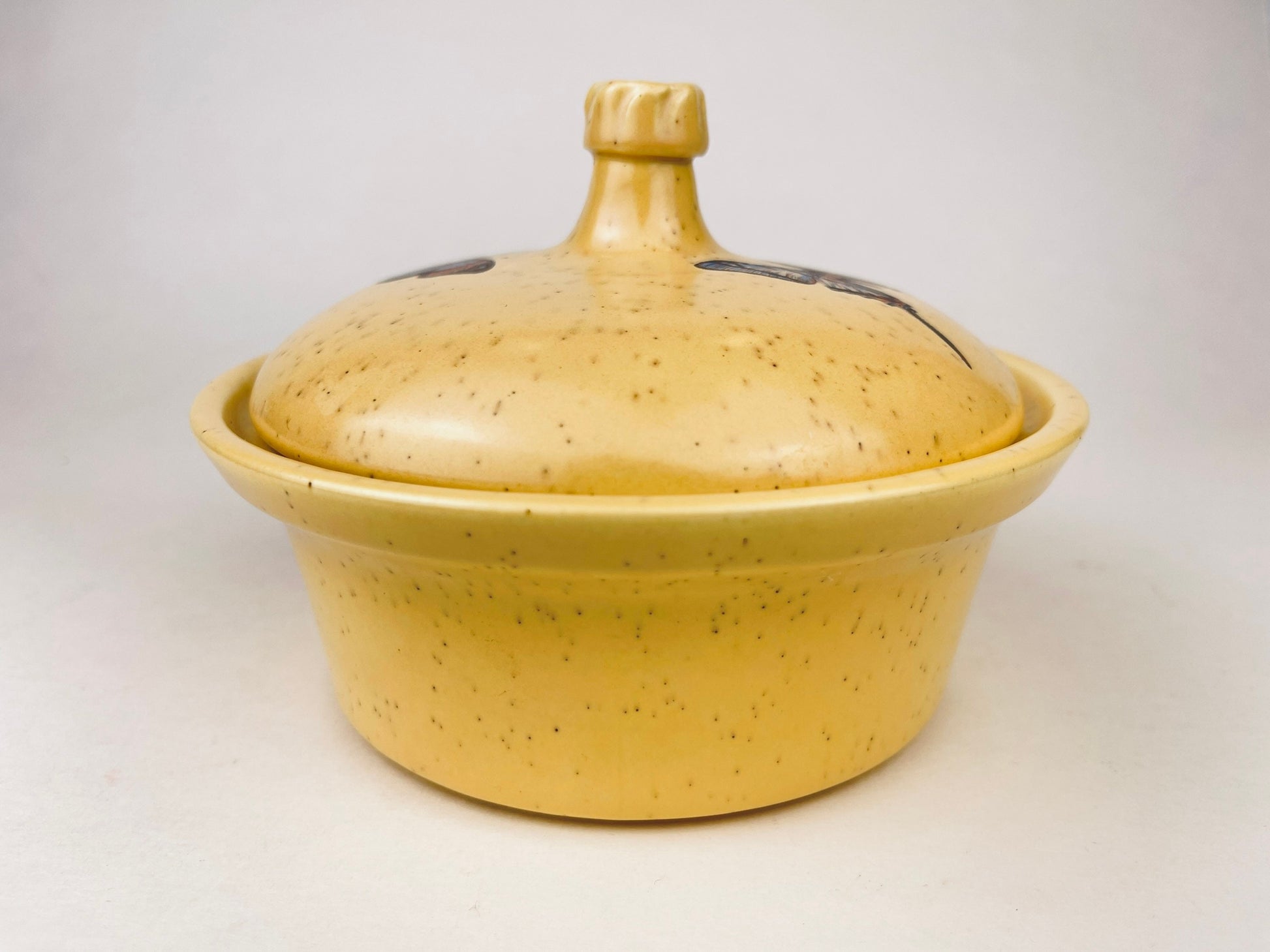 Product image for 'vintage treasure craft butterfly covered dish speckle pattern made in usa' (view c606ad)