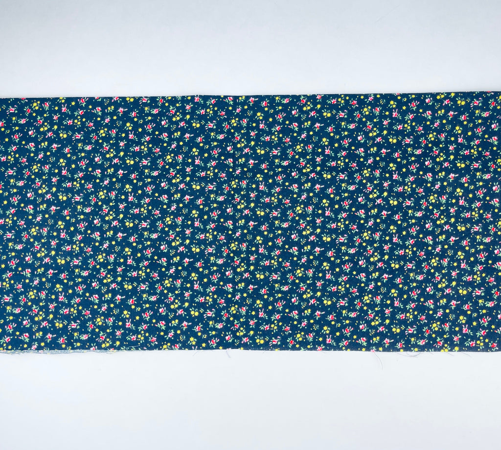 Product image for 'vintage black yellow pink floral fabric fat quarter 18 x 22' (view e57521)