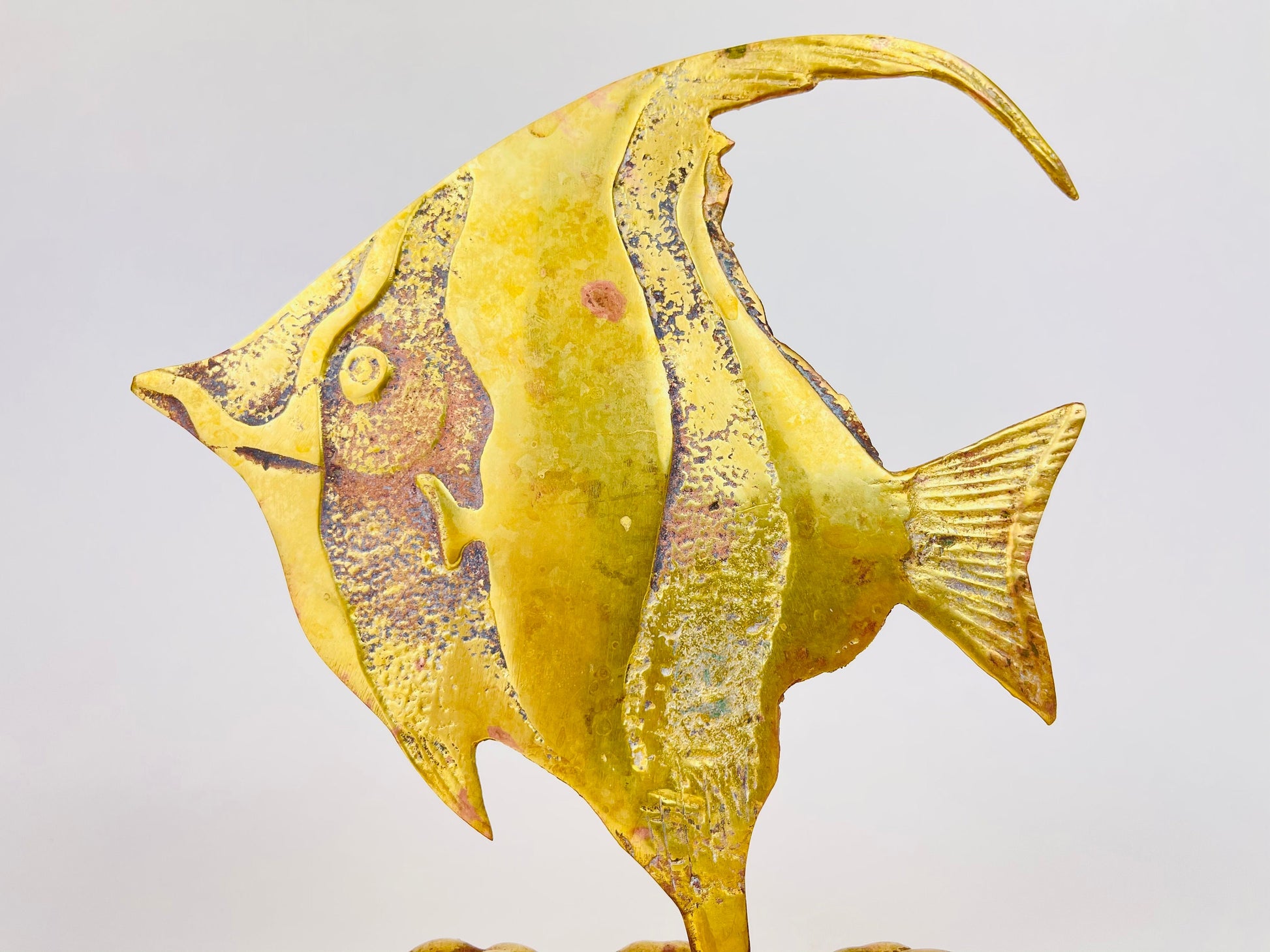 Product image for 'vintage brass angel fish figurine attractive aged metal patina' (view 9fb04e)
