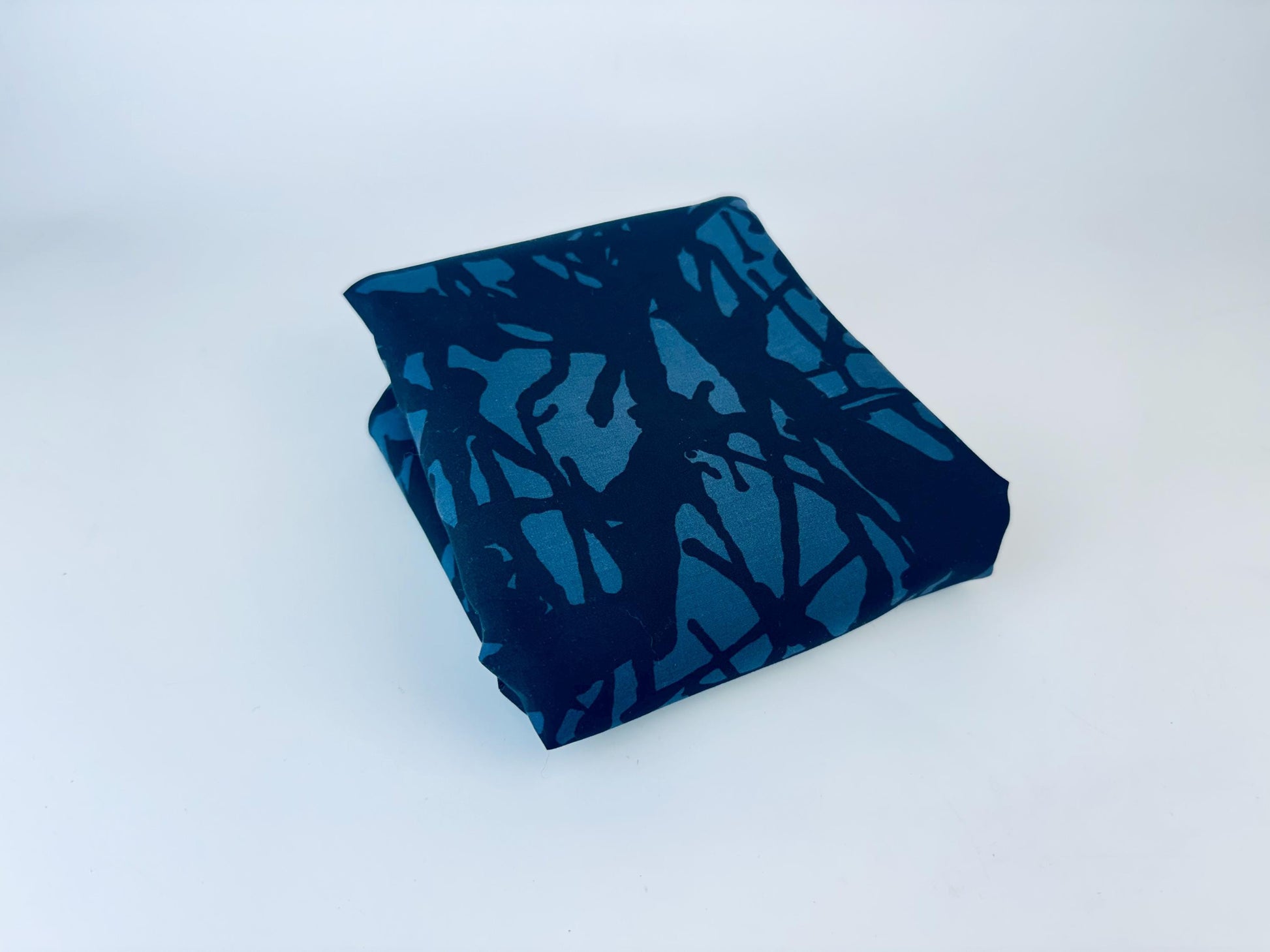 Product image for 'vintage black grey abstract silky polyester fabric 36 x 144' (view 538529)