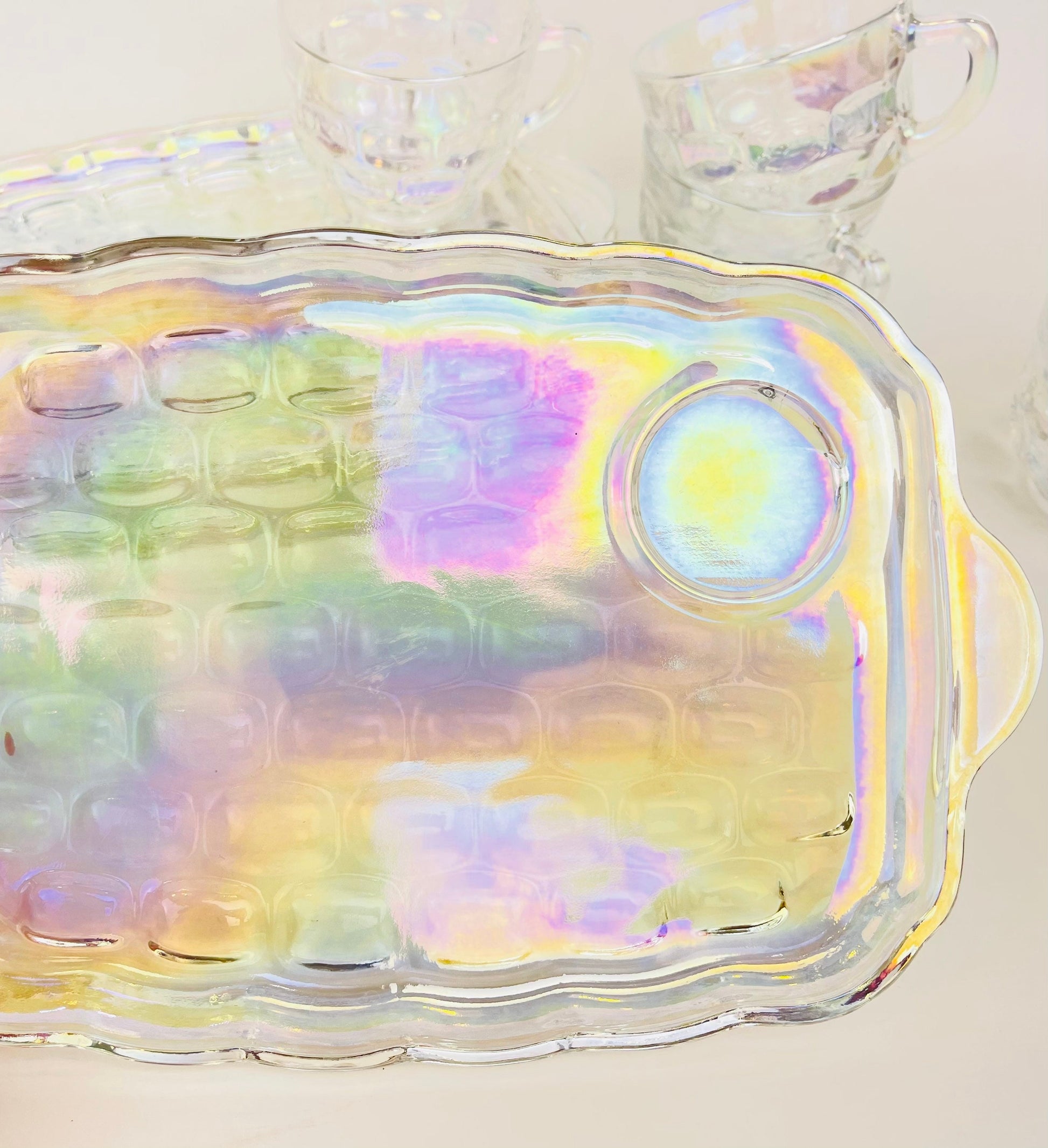 Product image for 'vintage federal glass iridescent rainbow carnival glass luncheon snack plate cup set of four 4' (view b6a4a8)