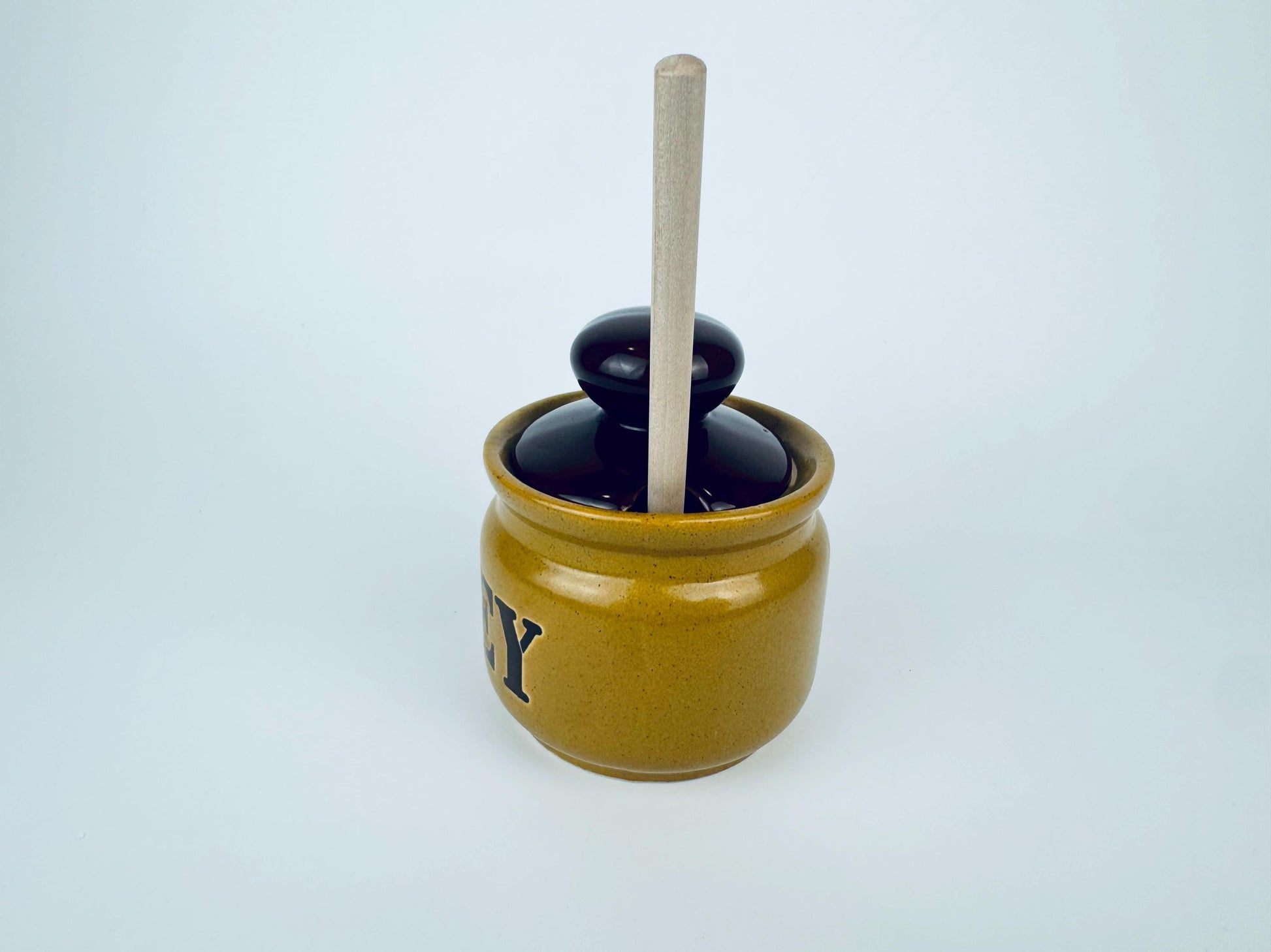 Product image for 'vintage glazed ceramic honey jar with wooden dipper made in japan' (view 32b543)