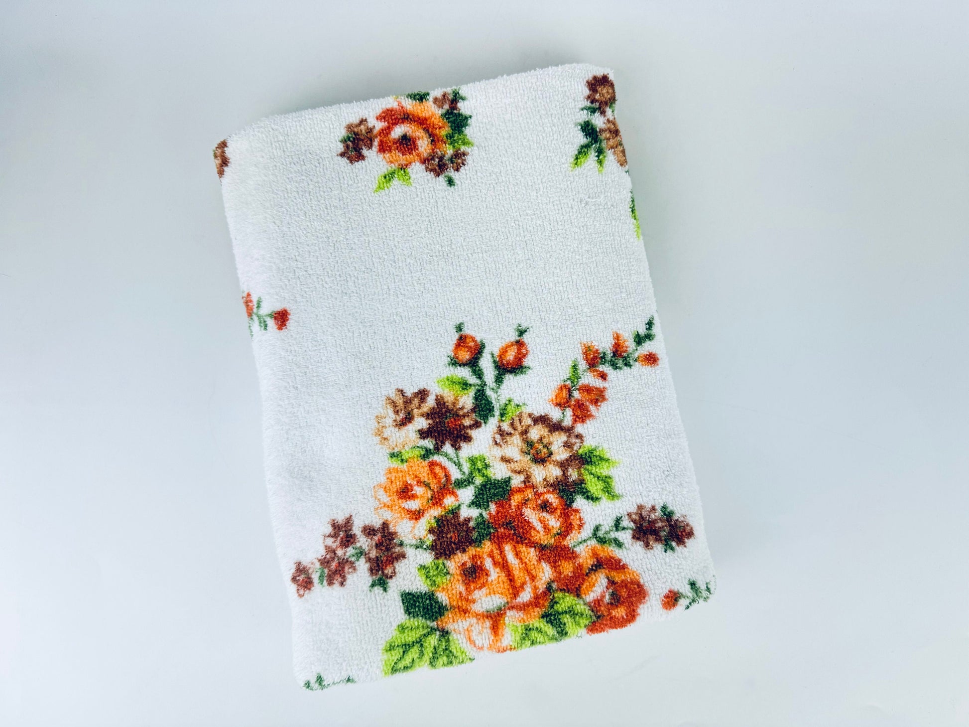 Product image for 'vintage orange floral fringe bath towel' (view 78aa9c)